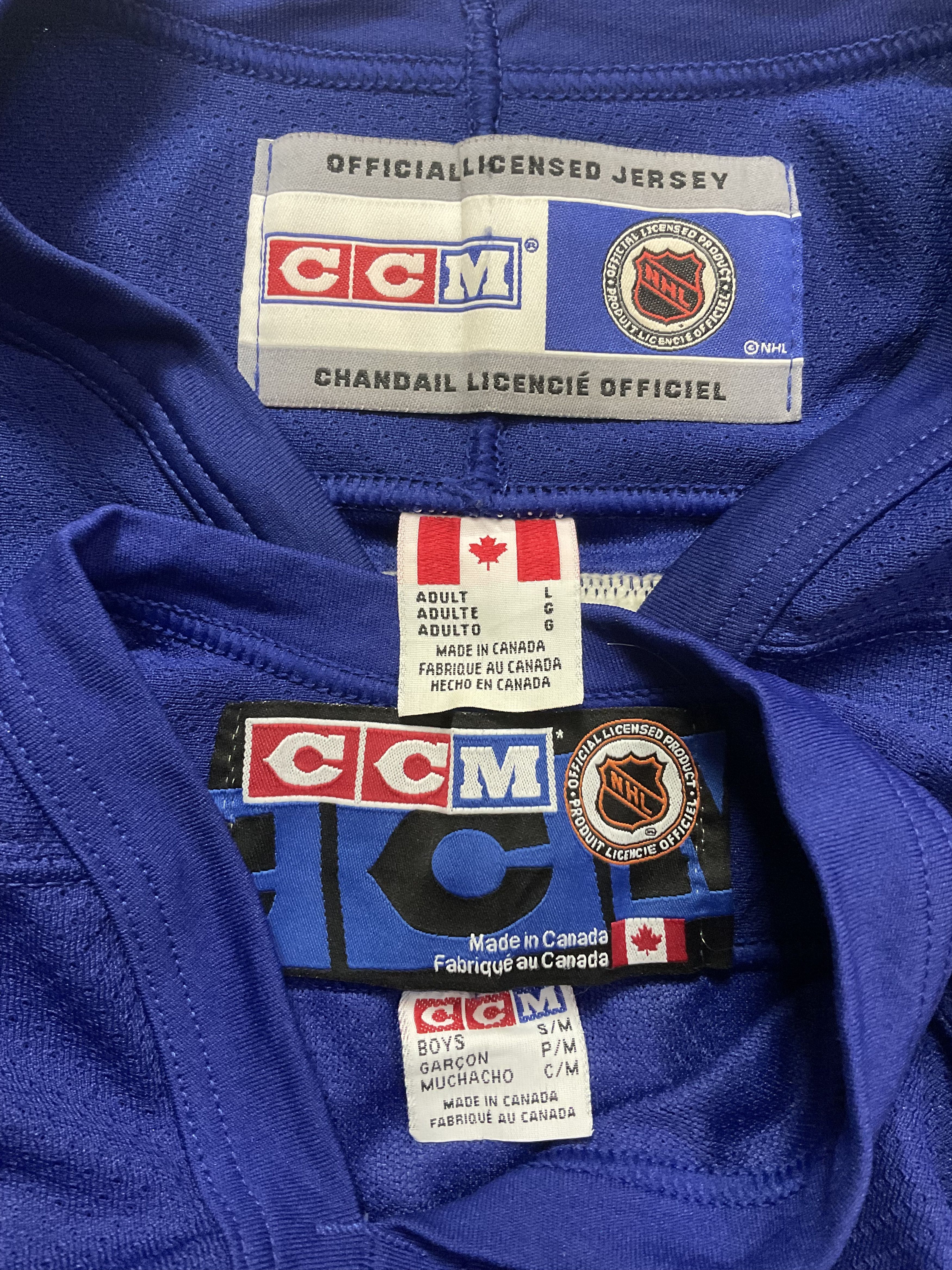 NHL Two Vintage CCM Toronto Maple Leafs jersey & Boys S/M Jersey Size US L / EU 52-54 / 3 - 9 Thumbnail