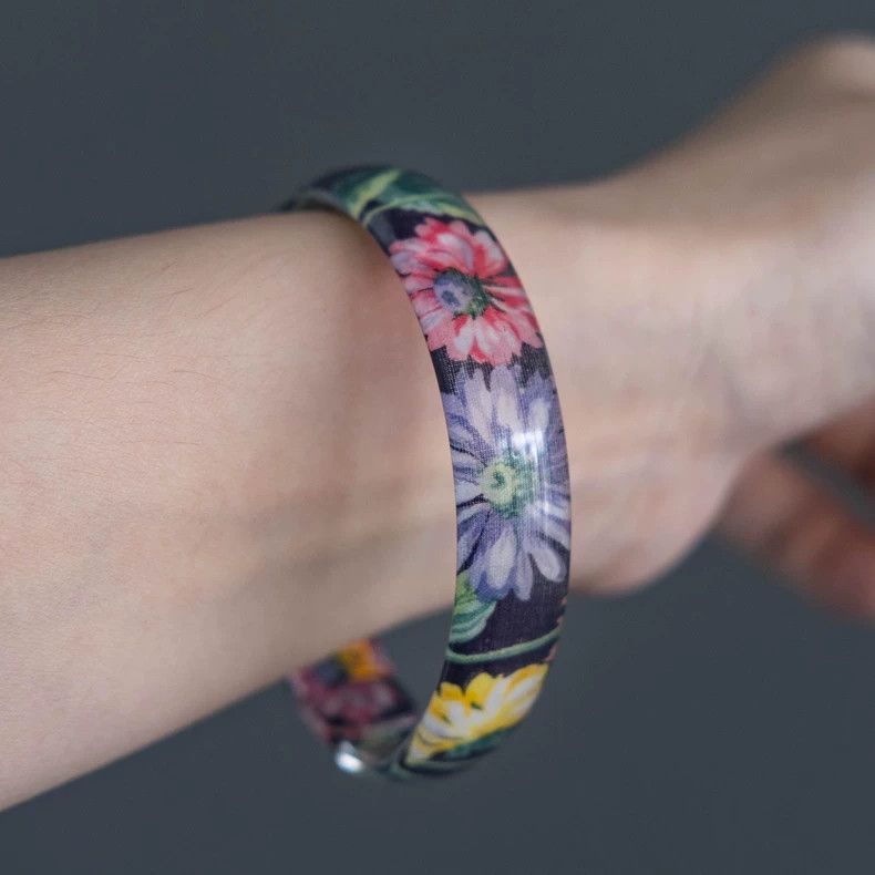 Kenzo KENZO Transparent flower carved bracelet vintage Size ONE SIZE - 1 Thumbnail