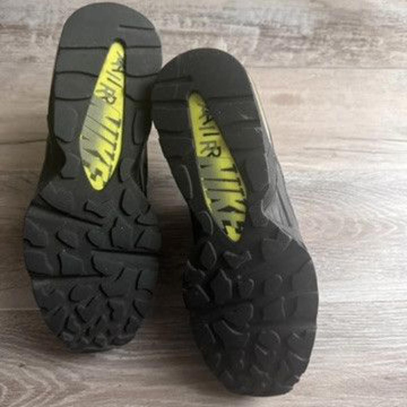 Nike NIKE • Air Max 94 "Wolf Grey/Black Volt" (9.5M) Size US 9.5 / EU 42-43 - 6 Thumbnail