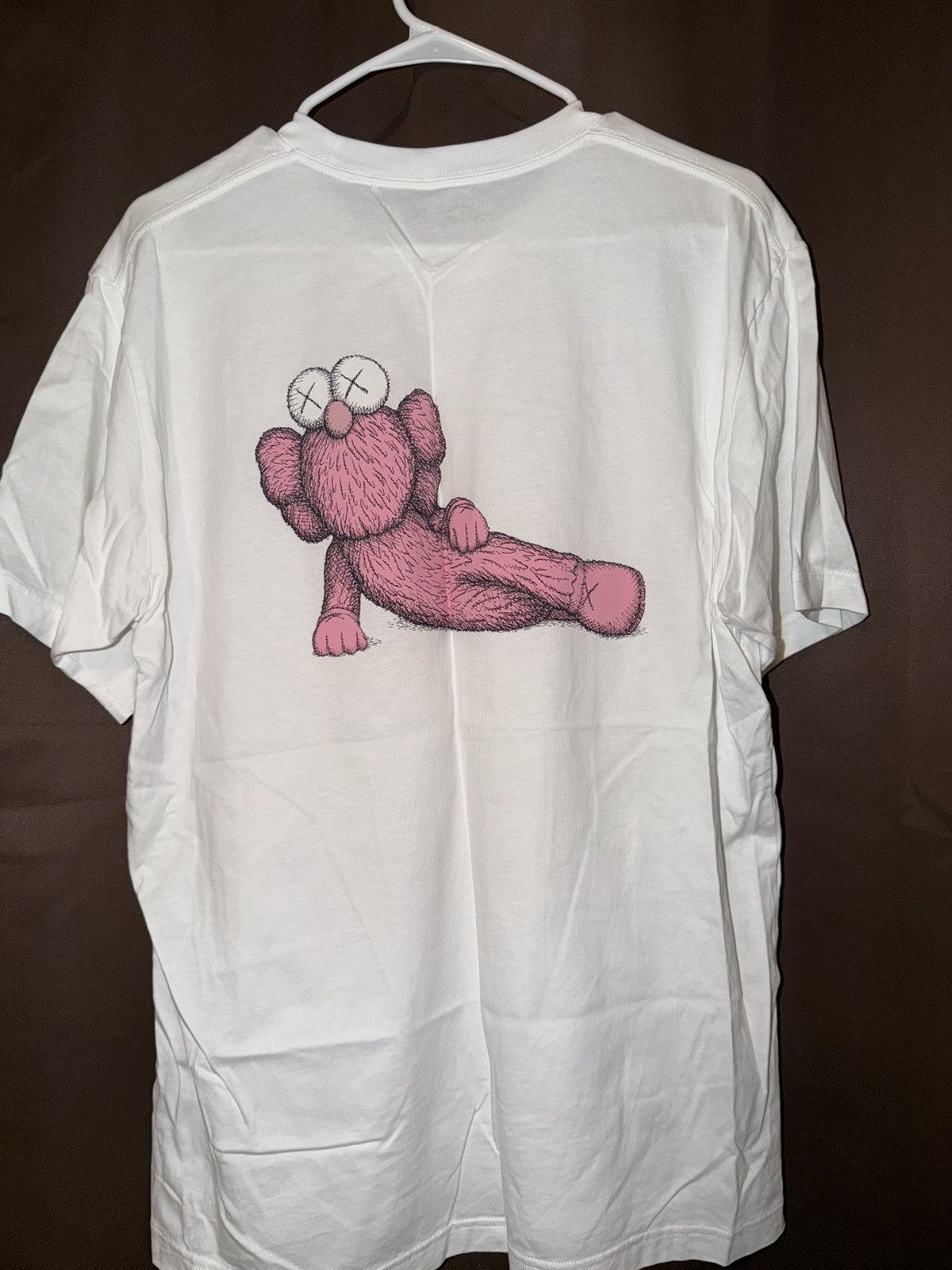 Kaws × Uniqlo KAWS × Uniqlo UT Short Sleeve Graphic T-shirt Size US L / EU 52-54 / 3 - 1 Thumbnail