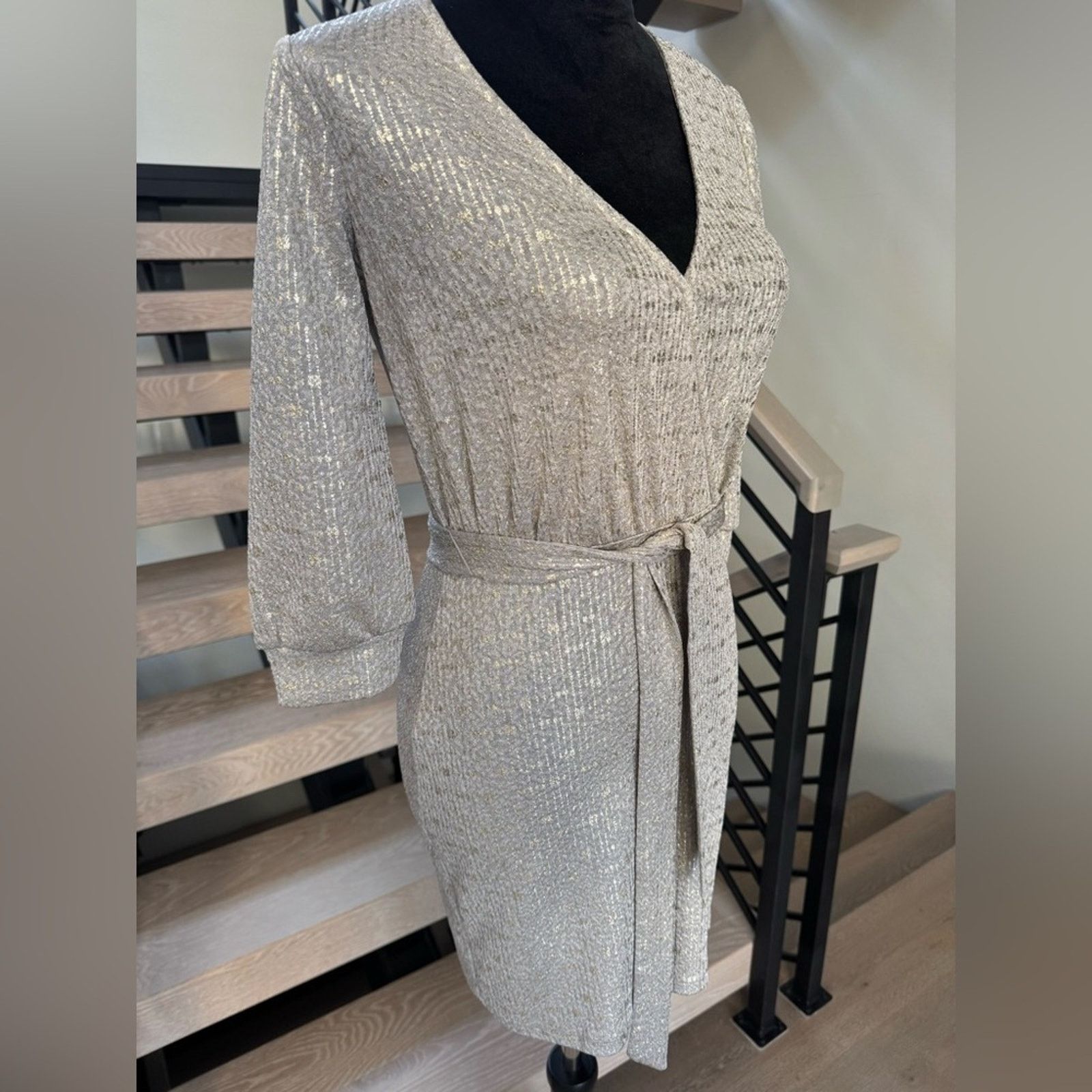 Other Y2K Party shimmery Silver Wrap Dress w 3/4 sleeves size XS Size S / US 4 / IT 40 - 5 Thumbnail