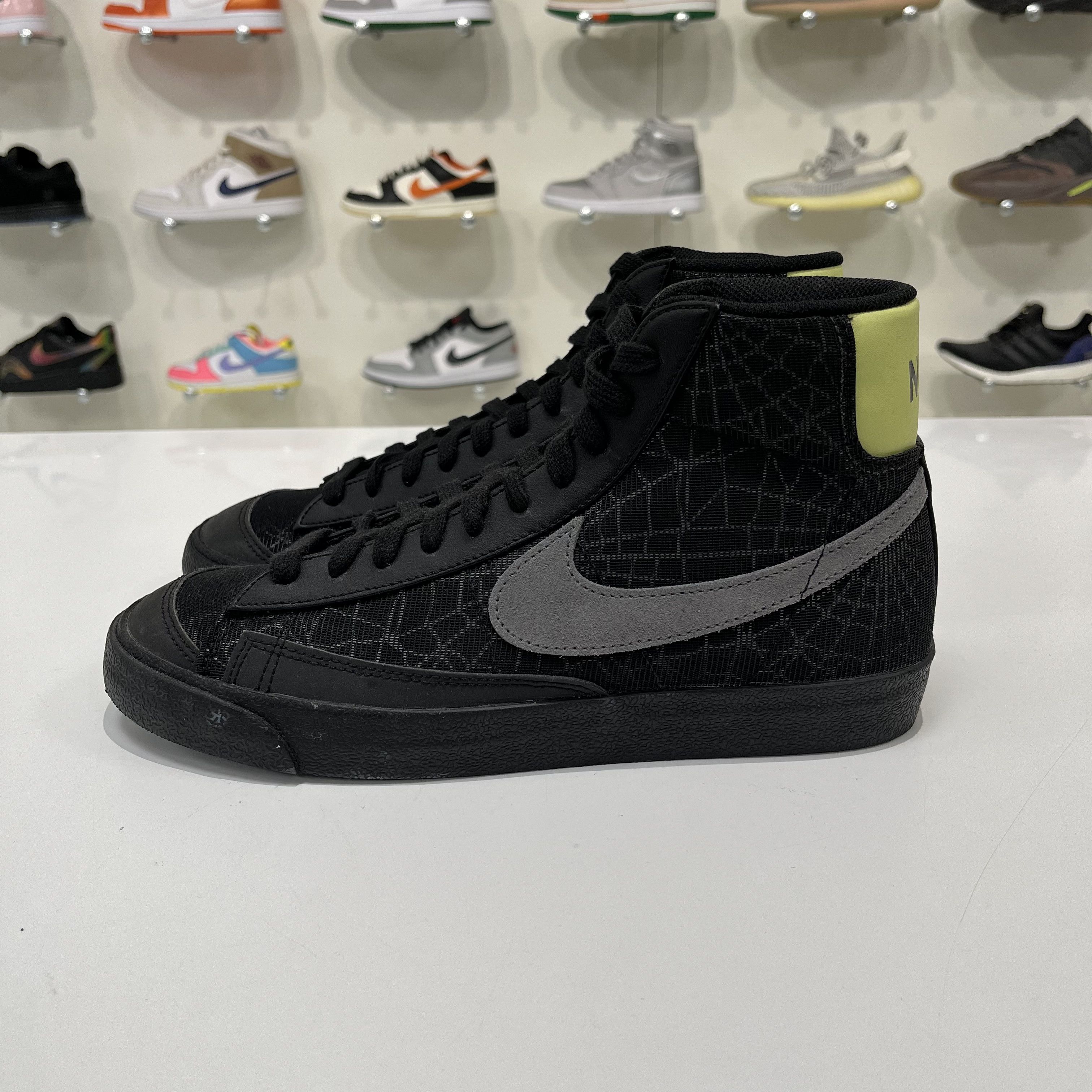 Nike Nike Blazer Mid 77 Spider Web Halloween 2020 Size US 8 / EU 41 - 2 Thumbnail