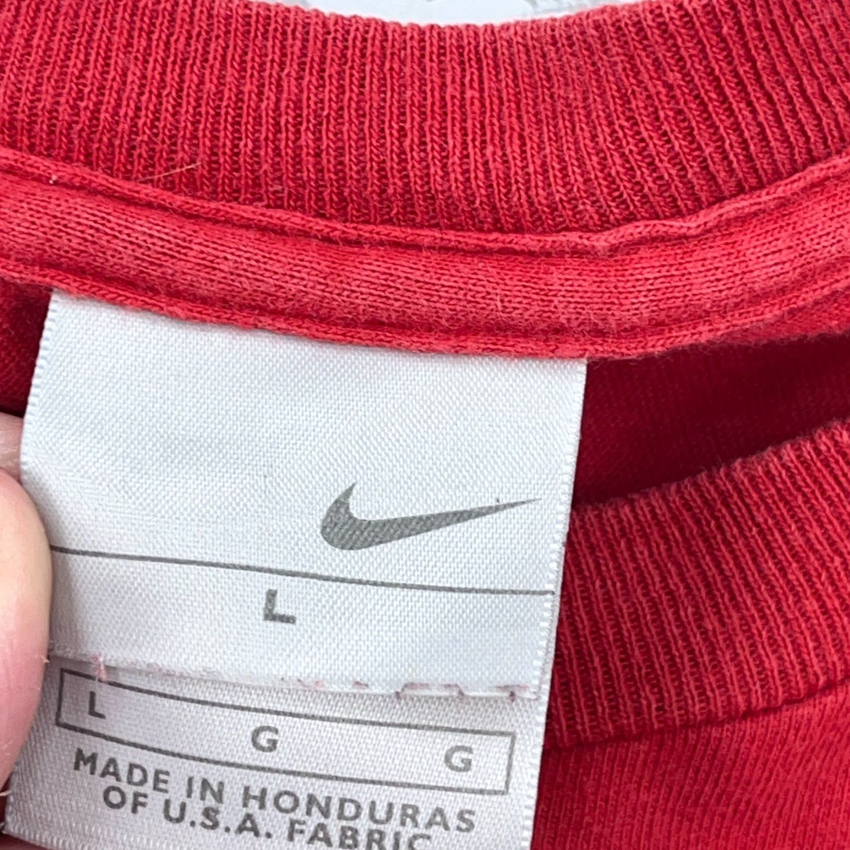Nike VINTAGE Nike Shirt Men XL Red White Tee 90s Classic Retro Sports Logo Graphic Print Tag Block Logo Nike Size US XL / EU 56 / 4 - 4 Thumbnail