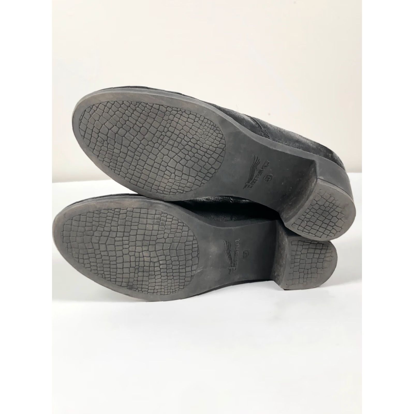 Dansko Womens Dansko Camdyn Slip-On Clog Heels Black Leather 7 US / 37 EU Block Heel Casual Workwear Size M / US 6-8 / IT 42-44 - 7 Thumbnail