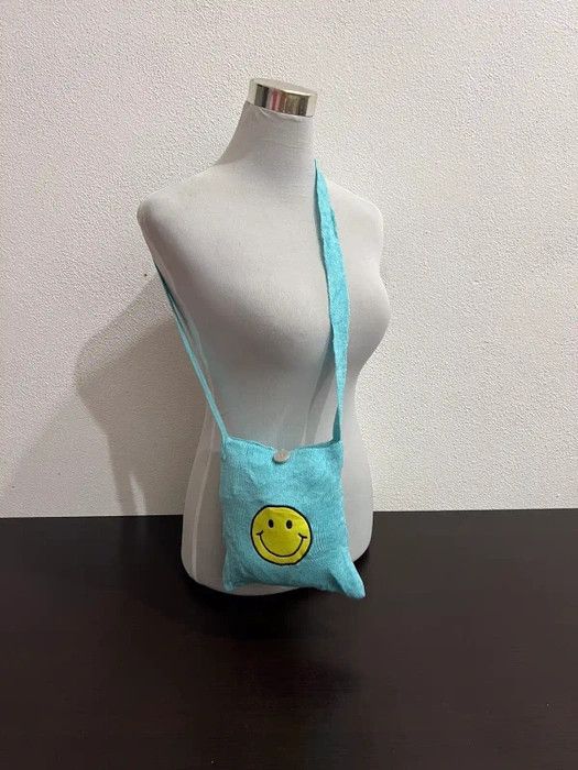 Japanese Brand Smiley Sling Bag Size ONE SIZE - 2 Thumbnail