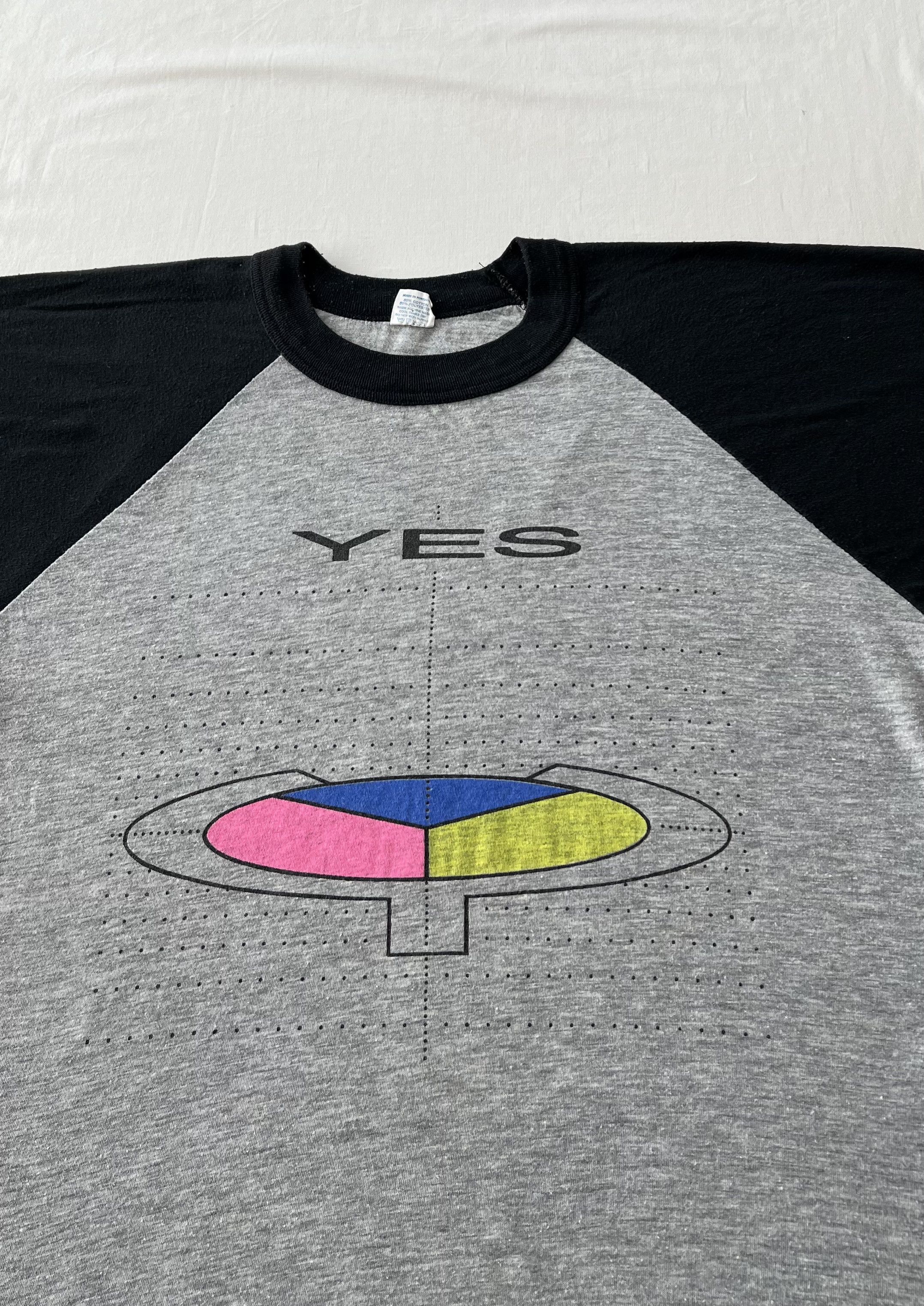 Band Tees Vintage 1984 Yes Band 90125 World Tour 80s T-shirt Size US M / EU 48-50 / 2 - 3 Thumbnail