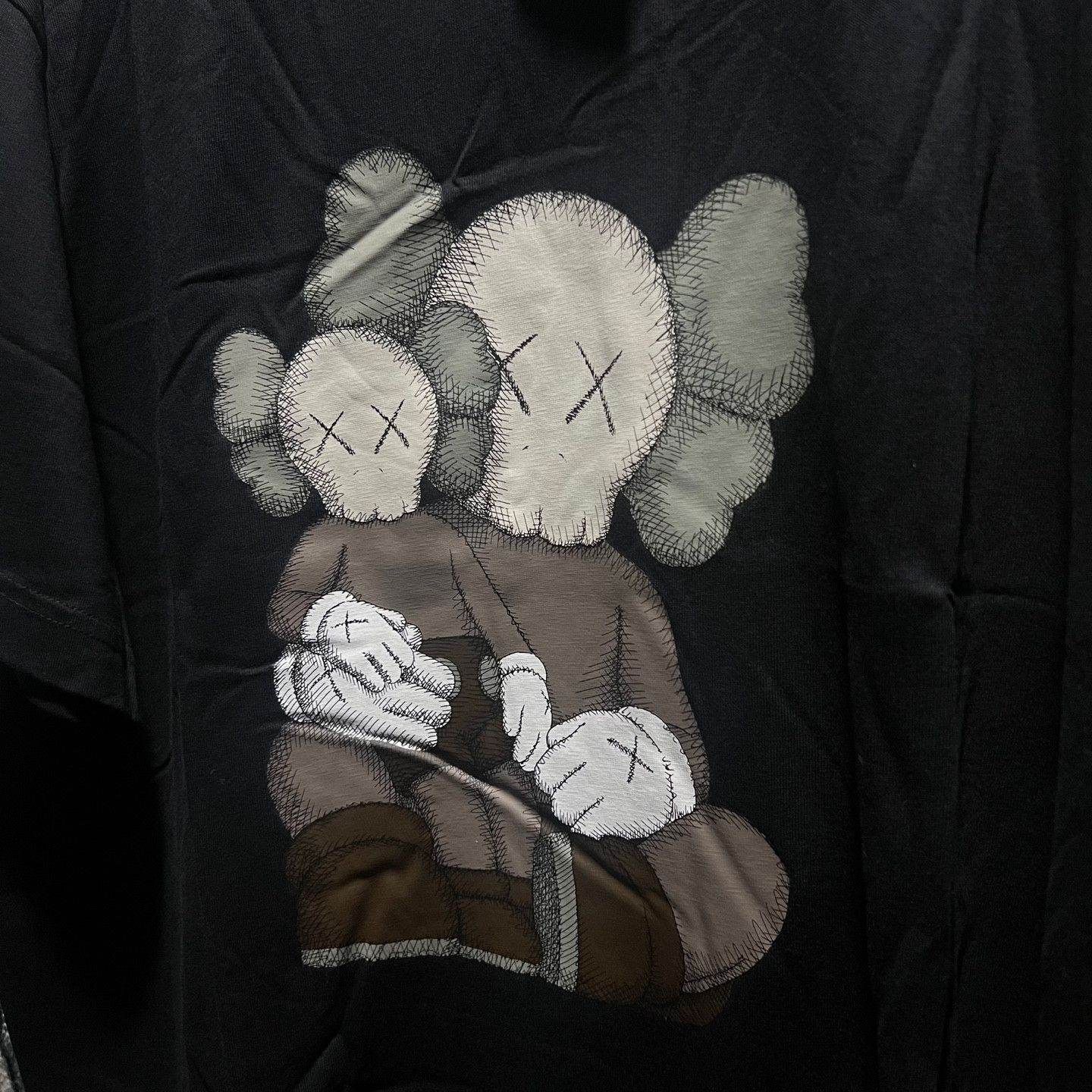 Kaws × Uniqlo Uniqlo Kaws T-Shirt Black Size US XXL / EU 58 / 5 - 2 Thumbnail