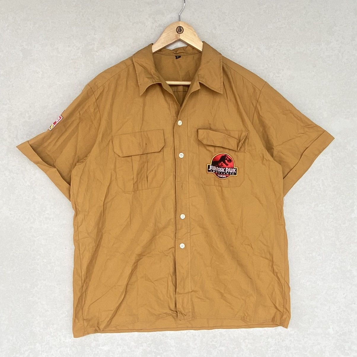 Other Vintage Jurassic Park Embroidered Logo Short Sleeve Tshirt Size US L / EU 52-54 / 3 - 1 Thumbnail