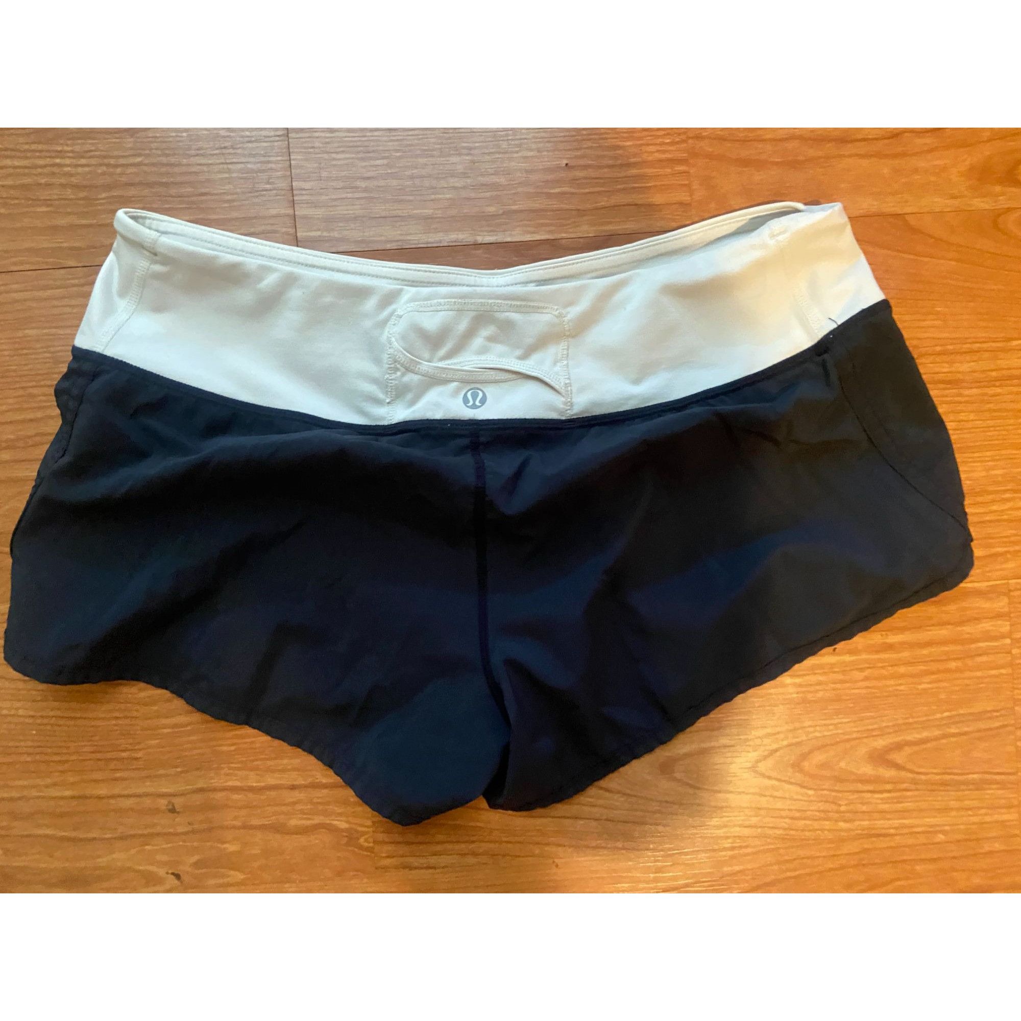Lululemon Lululemon Two Tone Shorts Ladies Size 6 Size 28" / US 6 / IT 42 - 2 Thumbnail