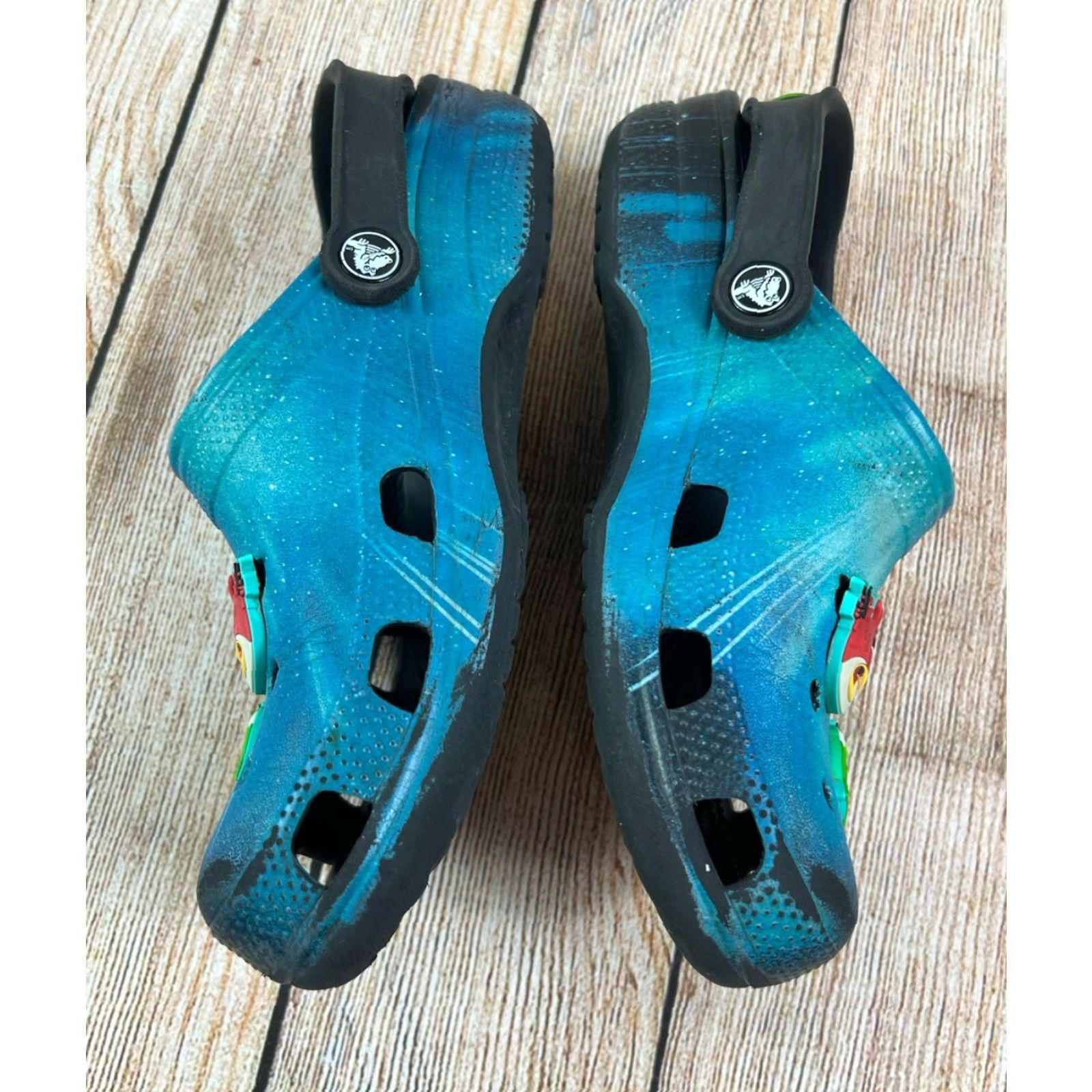 Crocs VINTAGE Crocs Classic Clogs Angry Birds Themed Unisex Adults Sandal Blue 8 6 Women Men US Shoe Size 8 Crocs Classic Rubber Has Scuffs Pre Owned Size US 8 / IT 38 - 4 Thumbnail