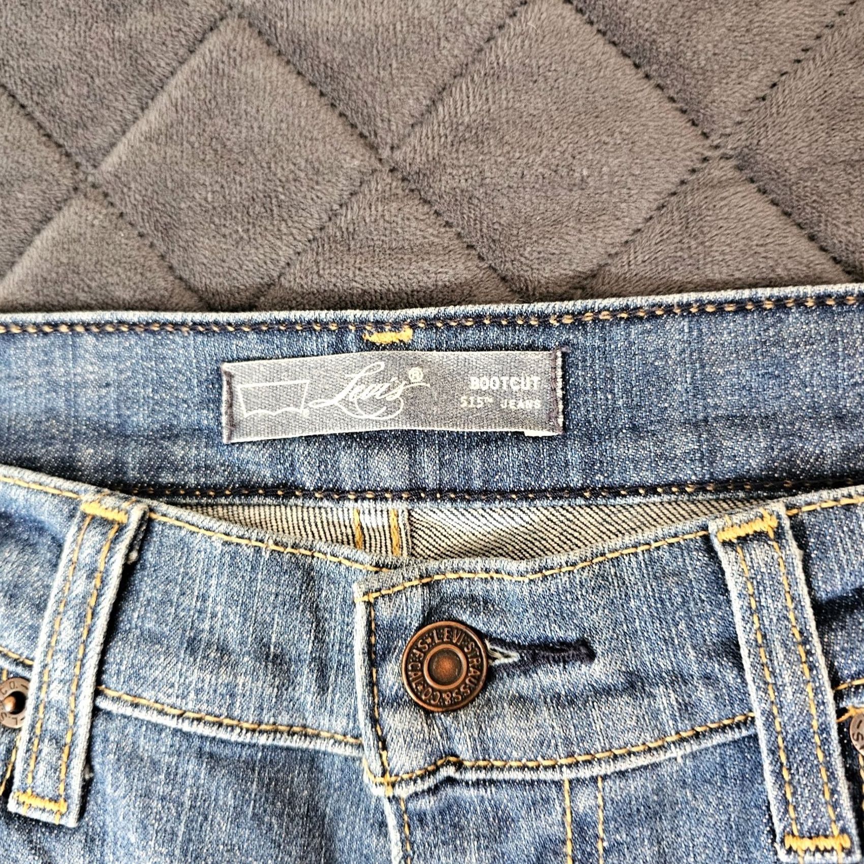 Levi's VINTAGE Levi's Jeans 515 Bootcut Mid Rise Size 4 Reg Blue Women Mens? (keep gender from department: Women) Size 27" / US 4 / IT 40 - 3 Thumbnail