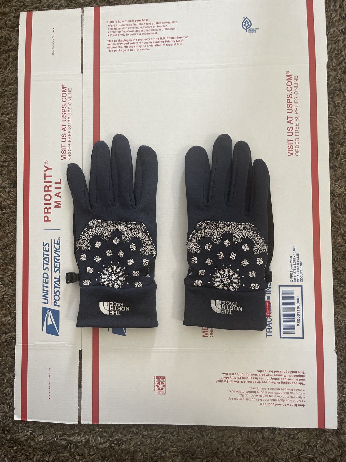 Supreme × The North Face Supreme x The North Face gloves Size ONE SIZE - 1 Thumbnail