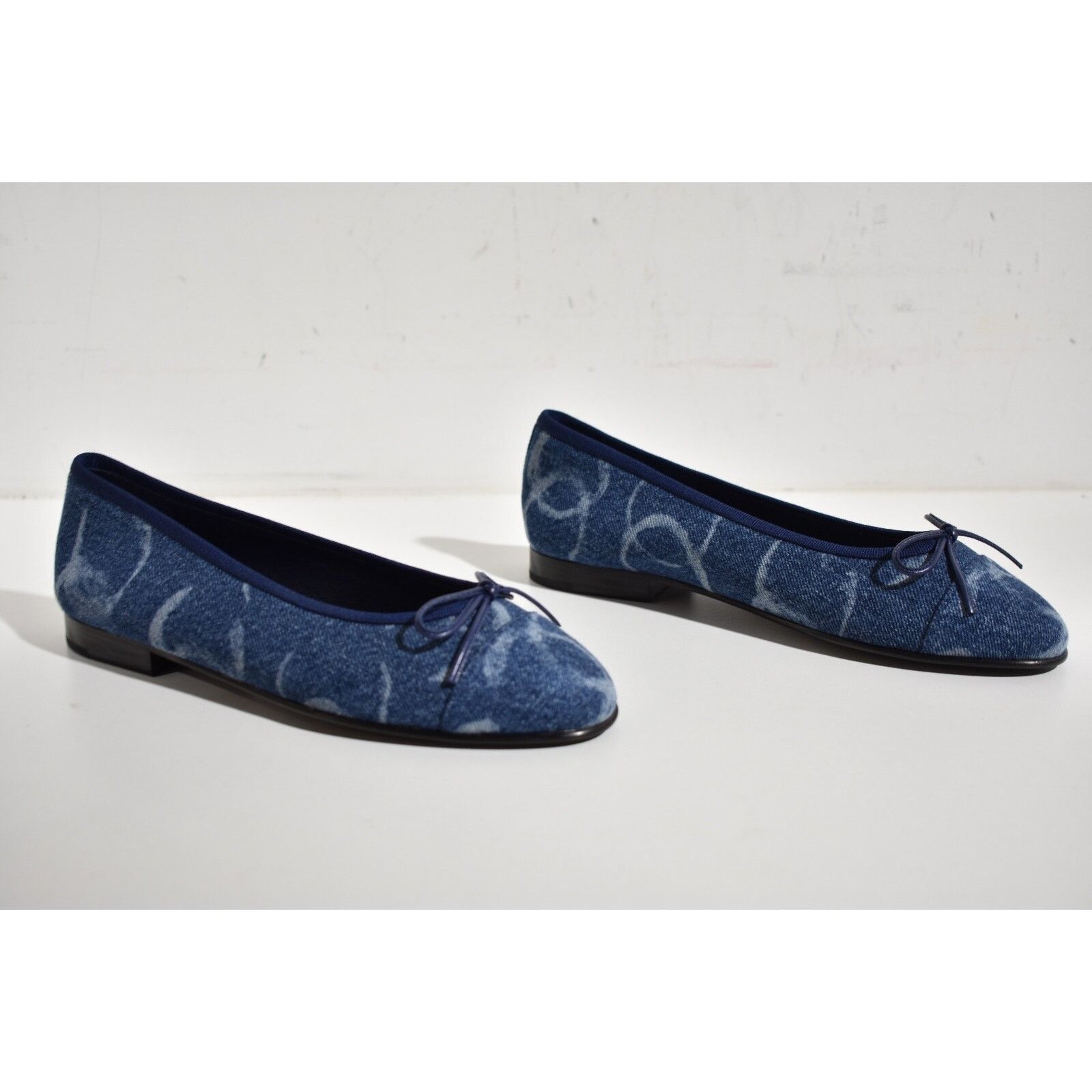 Chanel 23B Printed Denim CC Logo Bow Tie Ballet Ballerina Flat 36.5 Size US 6.5 / IT 36.5 - 4 Thumbnail