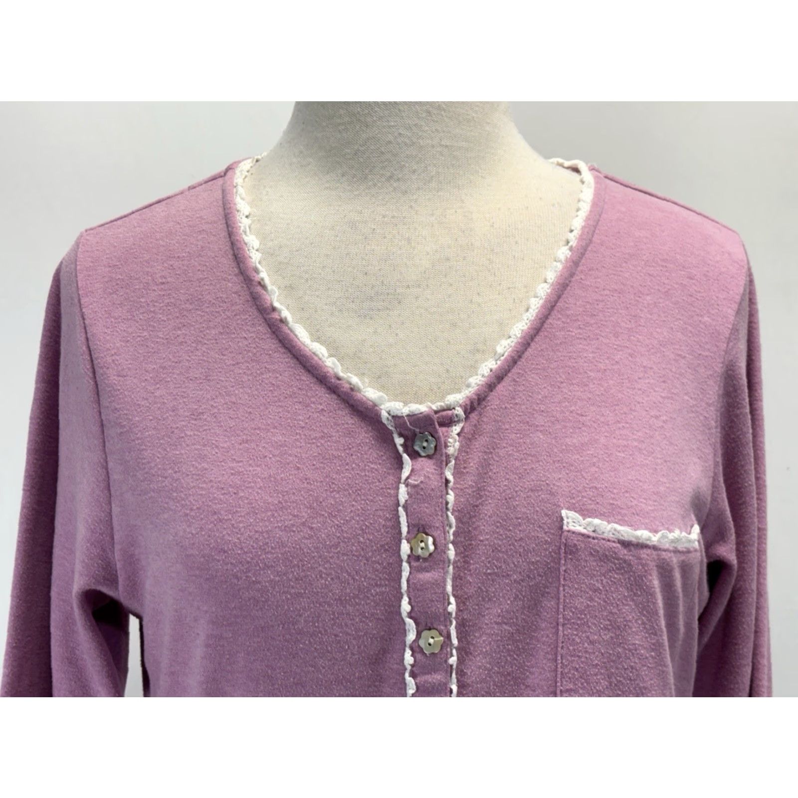 Vintage VINTAGE Eileen West Nightgown Long Sleeve Medium Lilac Cotton Blend Lace Trim Womens Gown Pullover Nightgown Size M / US 6-8 / IT 42-44 - 5 Thumbnail