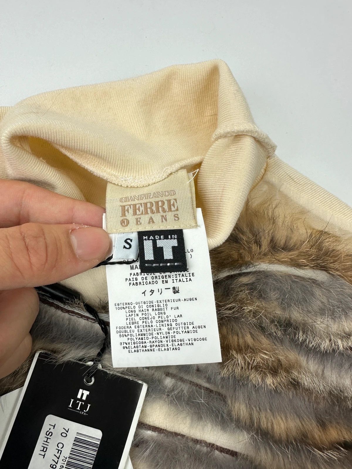 Gianfranco Ferre GianFranco Ferre Early 00’s Sleeveless Top Beige Fur & Mesh Size S / US 4 / IT 40 - 9 Thumbnail