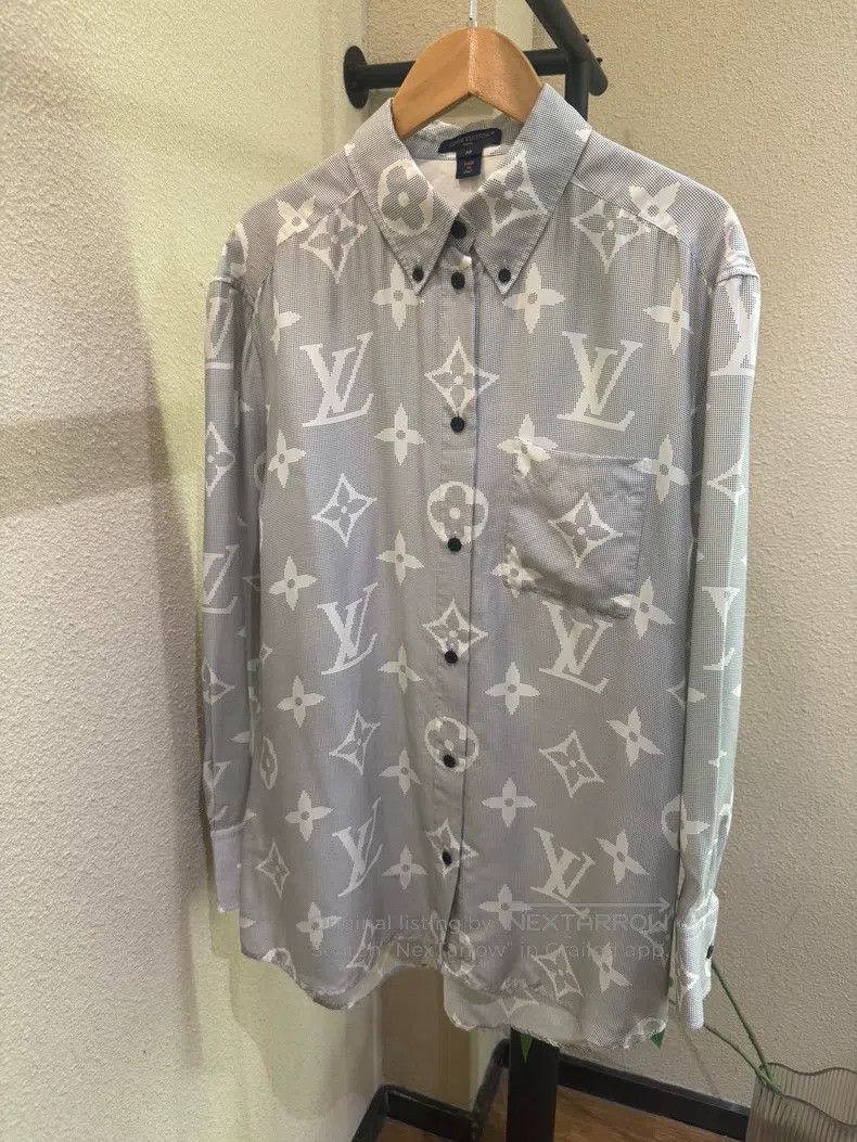 Louis Vuitton Louis Vuitton Grey full print shirt Size XS / US 0-2 / IT 36-38 - 1 Thumbnail