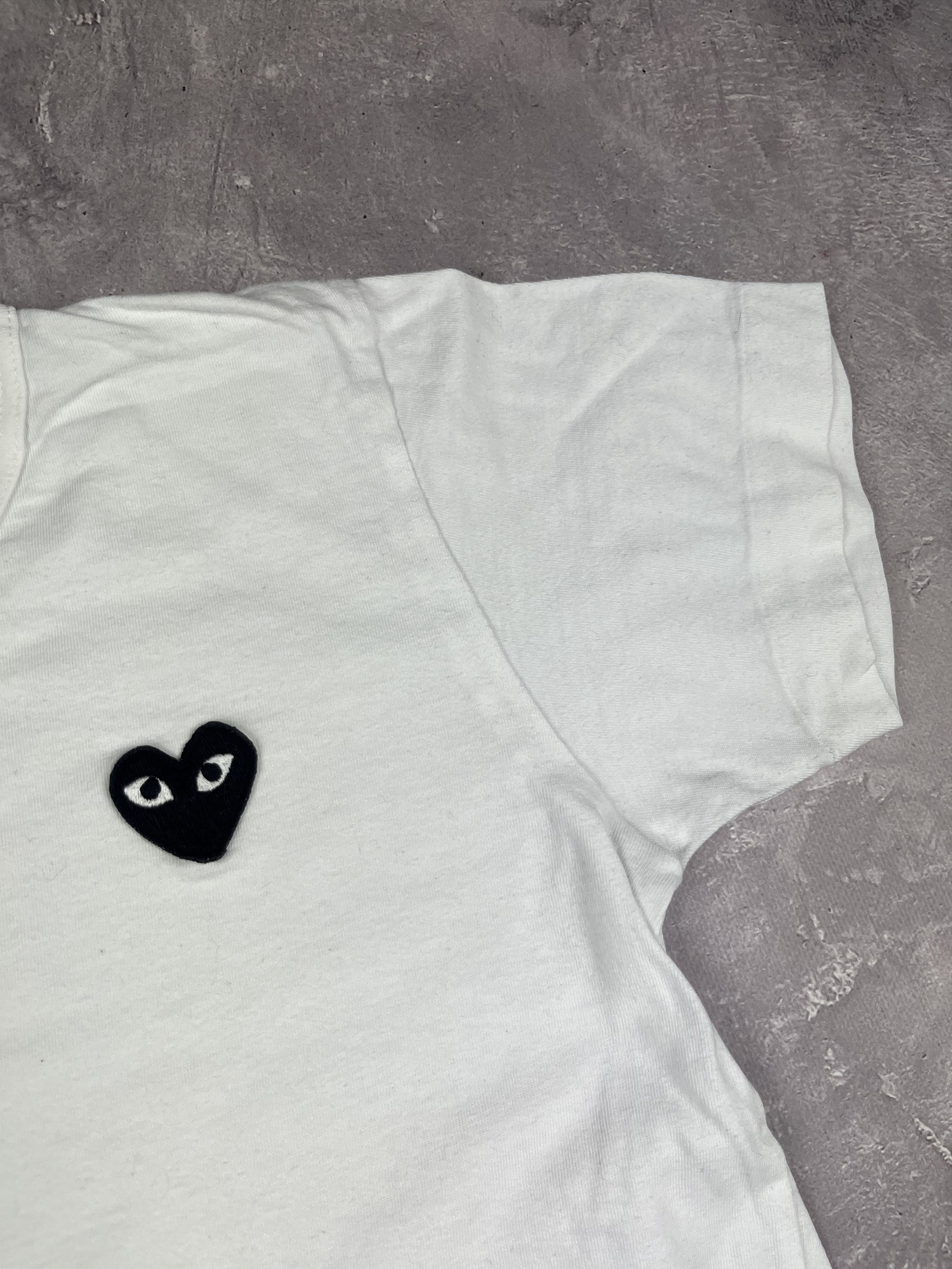 Comme des Garcons PLAY Comme Des Garcons Play T shirt White Top Short Sleeve Size L / US 10 / IT 46 - 2 Thumbnail