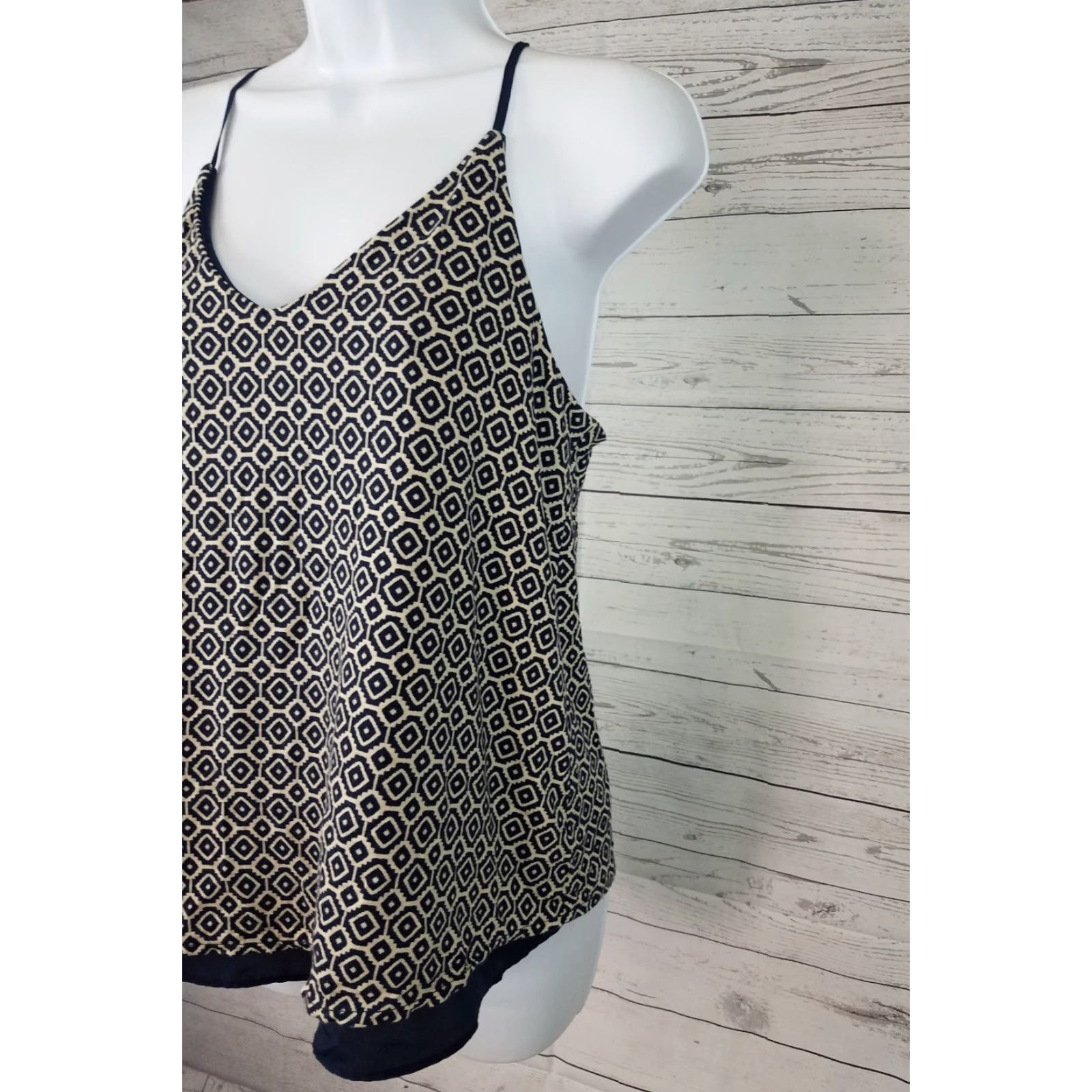 Banana Republic Banana Republic Tank Women XS Blue Geometric Pattern Rayon Blend Cami Size XS / US 0-2 / IT 36-38 - 3 Thumbnail