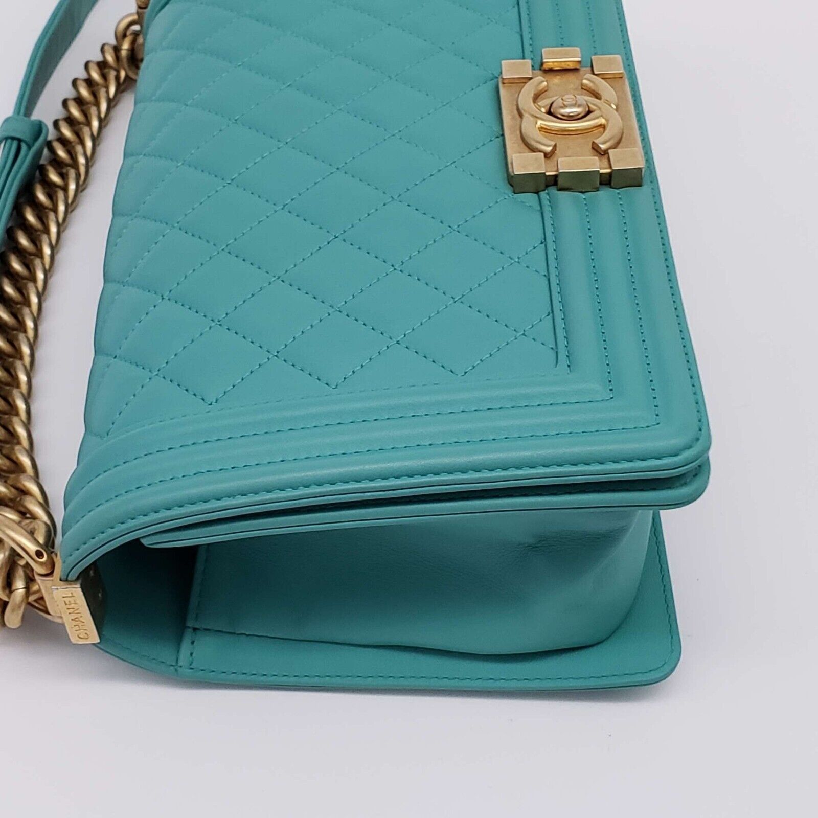 Chanel Authentic CHANEL Boy Green Leather Shoulder Bag 2650-080524 Size ONE SIZE - 9 Thumbnail