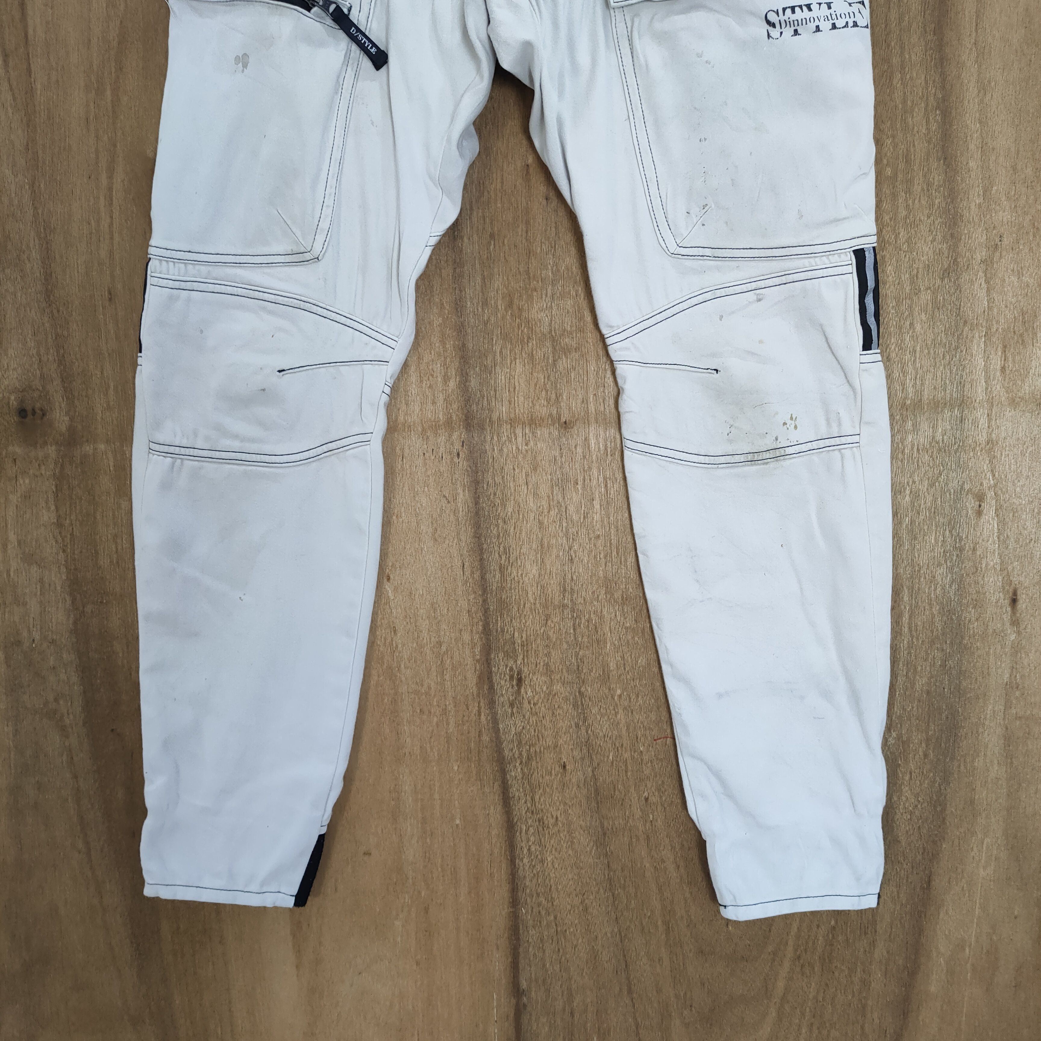 Japanese Brand × White's Boots VINTAGE DINNOVATION FADED WHITE CARGO PANTS Size US 32 / EU 48 - 4 Thumbnail