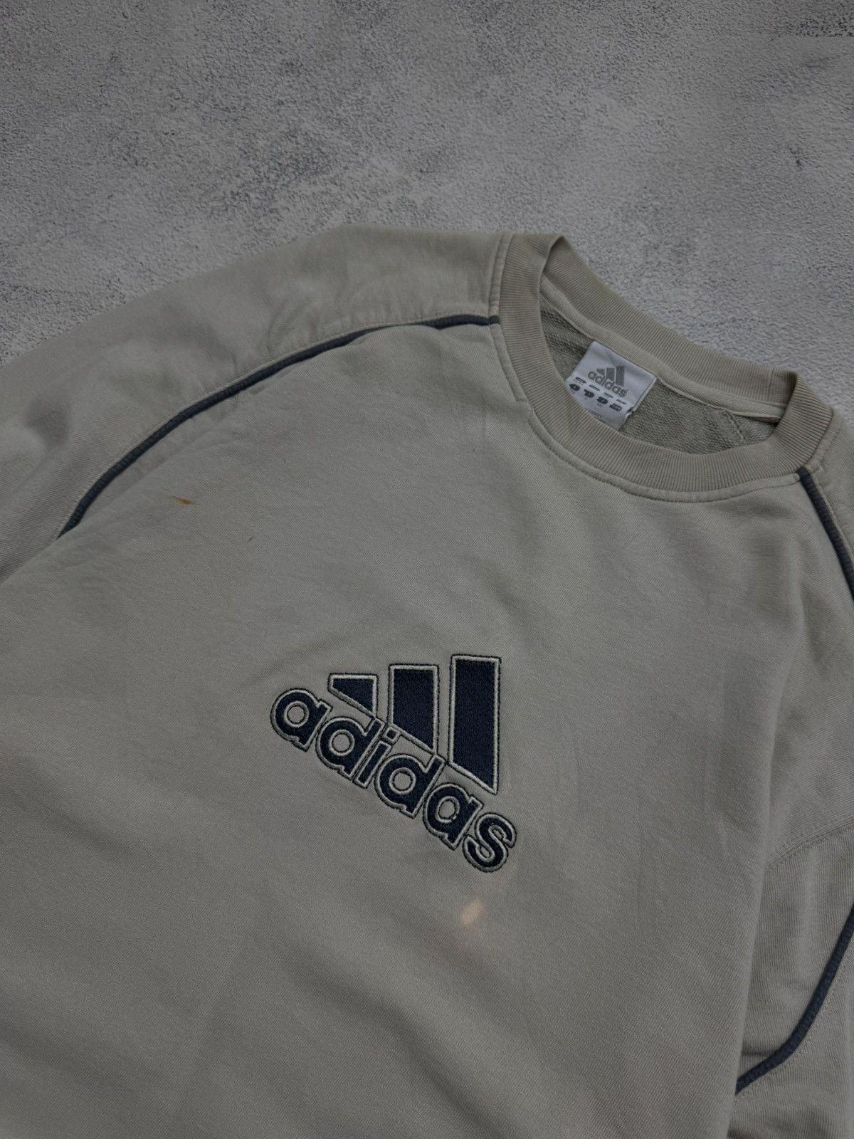 Adidas Vintage Y2K Adidas Big Logo Beige Oversized Sweatshirt 90’s Size US S / EU 44-46 / 1 - 7 Thumbnail