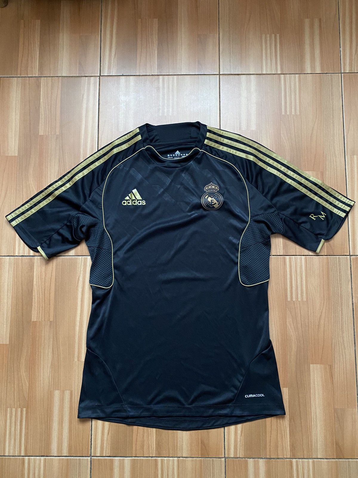 Adidas Adidas Real Madrid 2011/12 Training Football Shirt Size US S / EU 44-46 / 1 - 1 Thumbnail