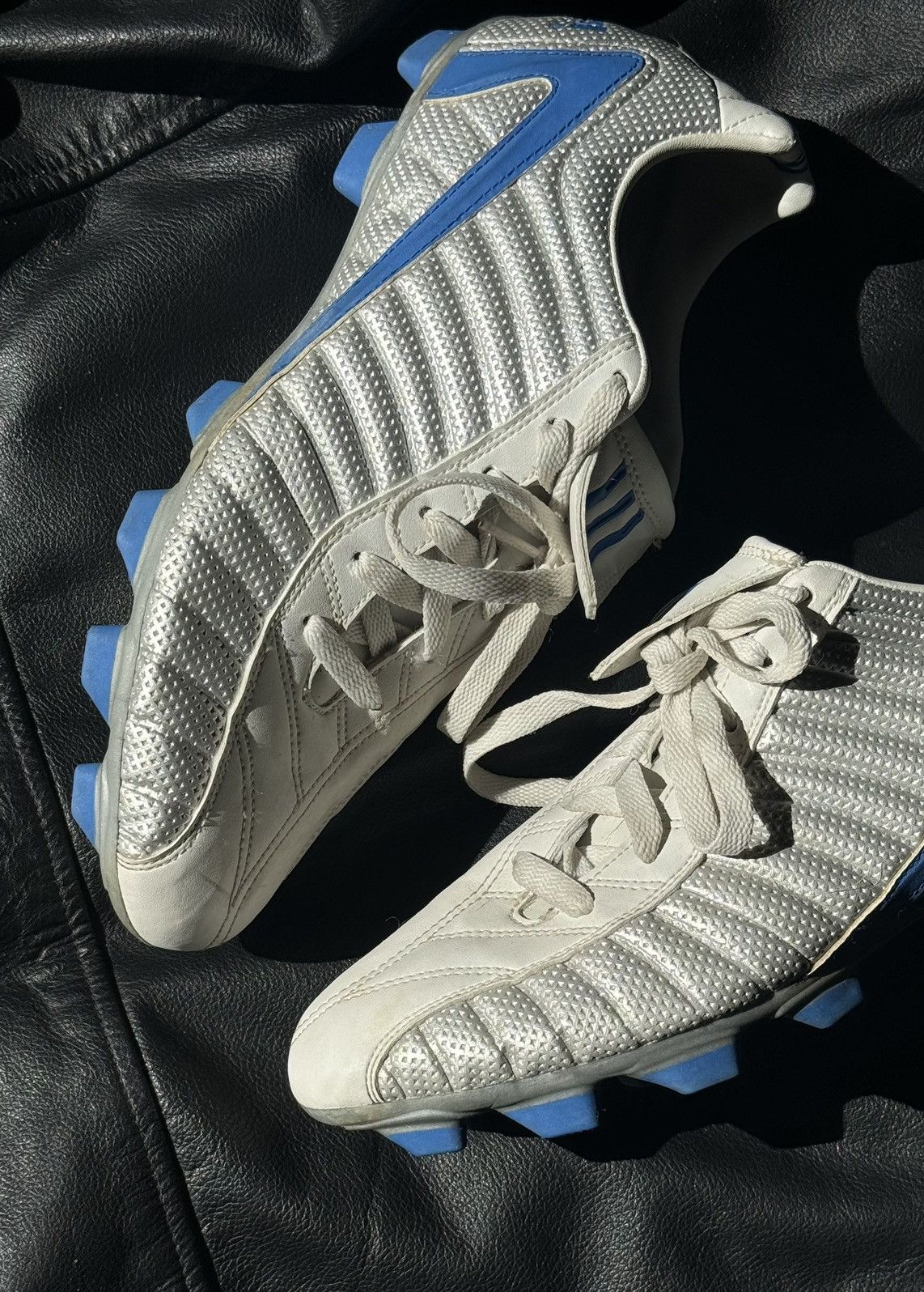 Adidas × Vintage 2004 Adidas Vintage F10 TRX HG soccer rare football boots Size US 10 / EU 43 - 3 Thumbnail