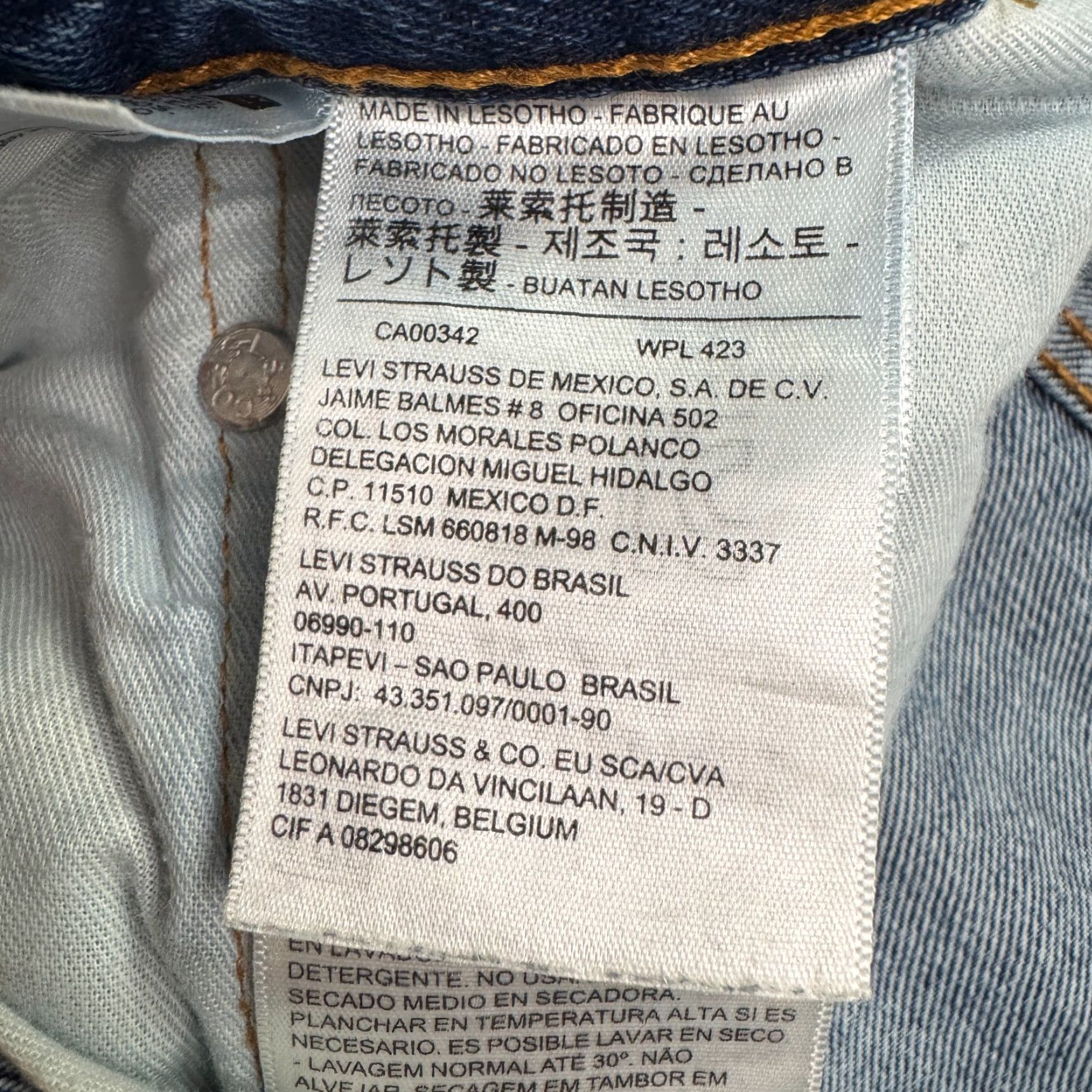 Levi's VINTAGE Levi's 550 Jeans - Denim Straight Leg - 42x29 M Blue Medium Wash Mens Regular Structured Comfort Size US 42 / EU 58 - 7 Thumbnail