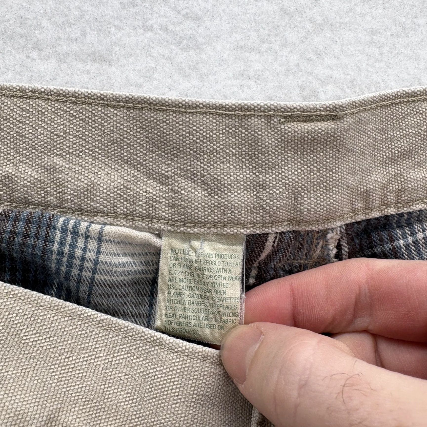 Vintage VINTAGE L L Bean Pants Mens 38x34 Beige Flannel Lined Pleated Chinos Chore Work Size US 38 / EU 54 - 5 Thumbnail