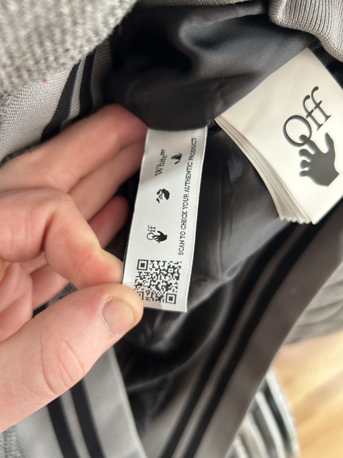 Off-White Off-White Diag-Stripe Bomber Jacket Size Large Preowned Size US L / EU 52-54 / 3 - 5 Thumbnail