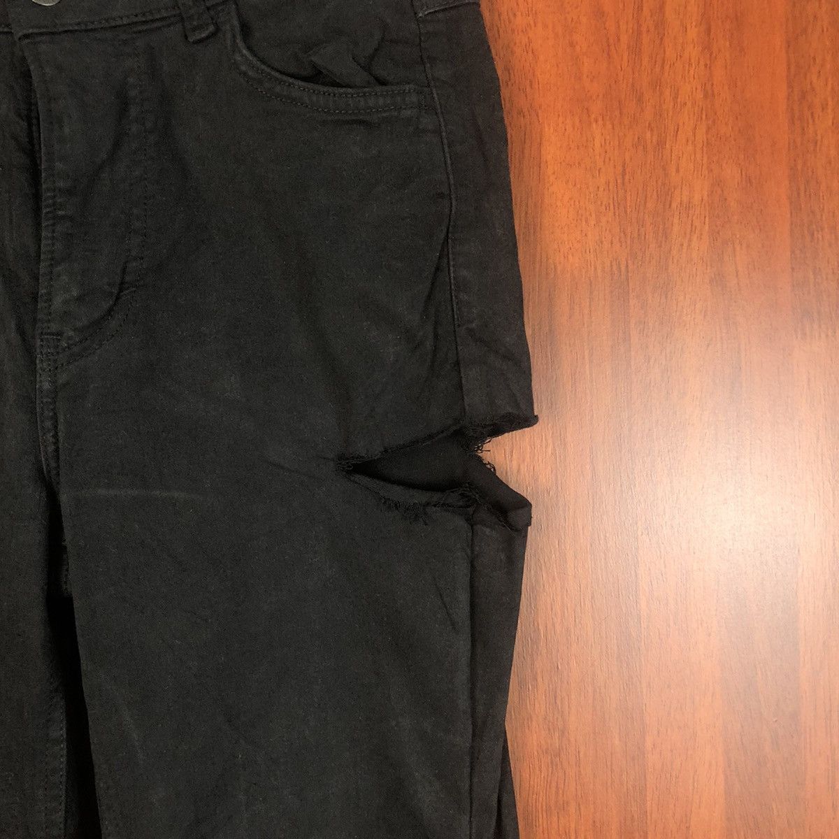 Japanese Brand Something Black Distressed ripped vintage Pants #7517 Size 28" / US 6 / IT 42 - 7 Thumbnail