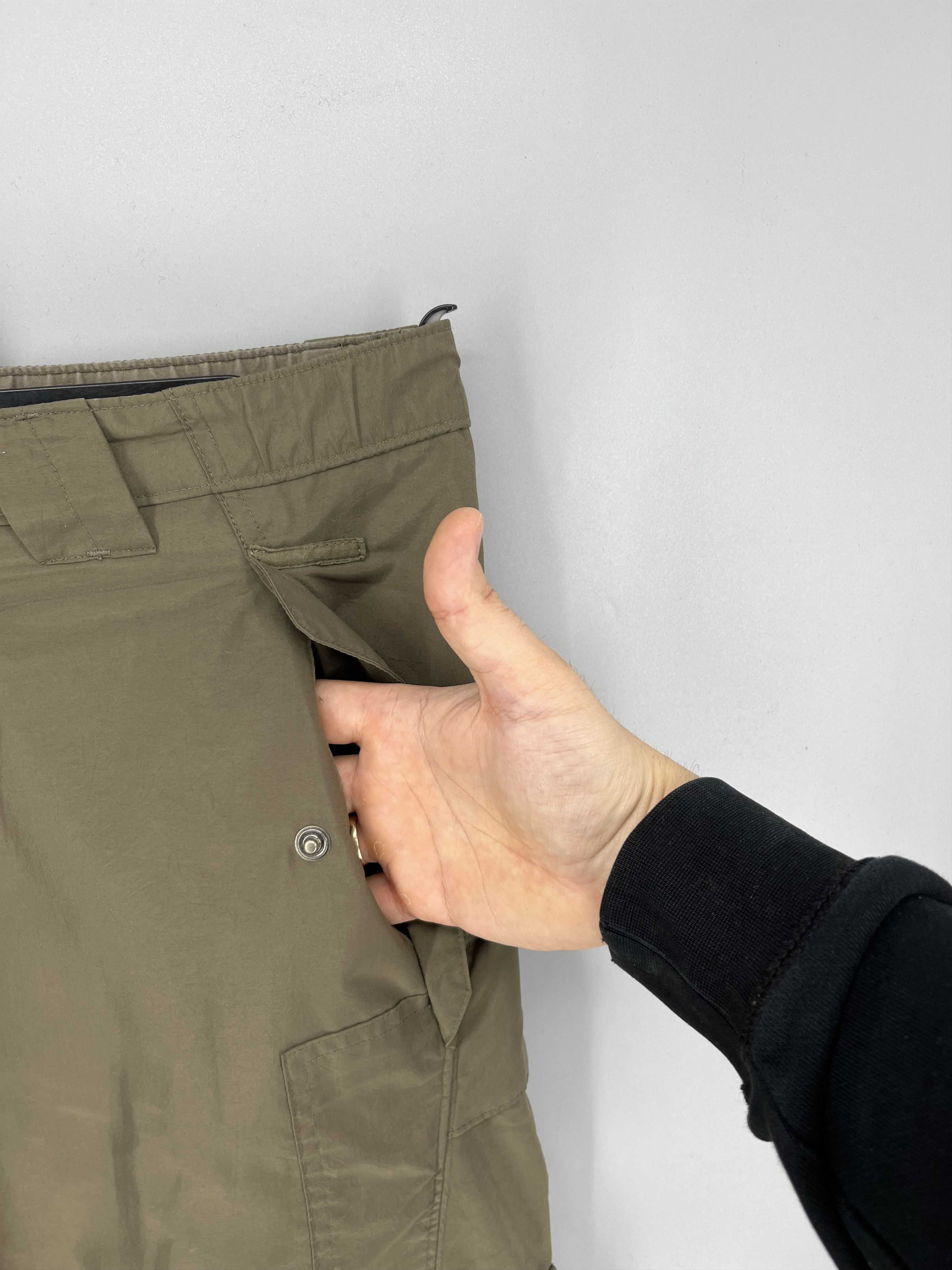 Vintage Vintage Nike ACG Men Cargo Pants Wide Leg size M Size US 32 / EU 48 - 8 Thumbnail
