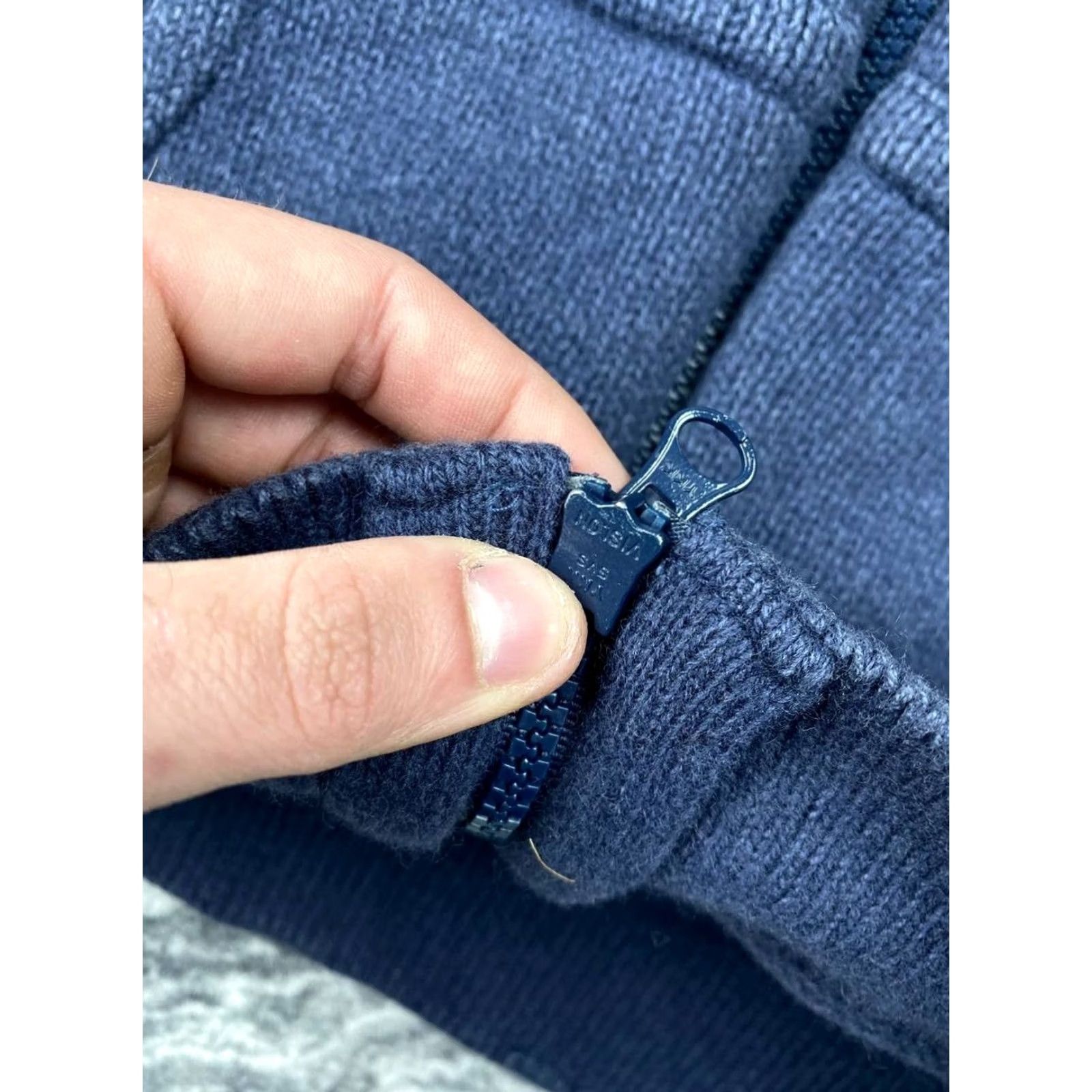 Vintage VINTAGE Armani Jeans Knit Wool Full Zip Hoodie 00s Men Size L Blue Size US L / EU 52-54 / 3 - 3 Thumbnail