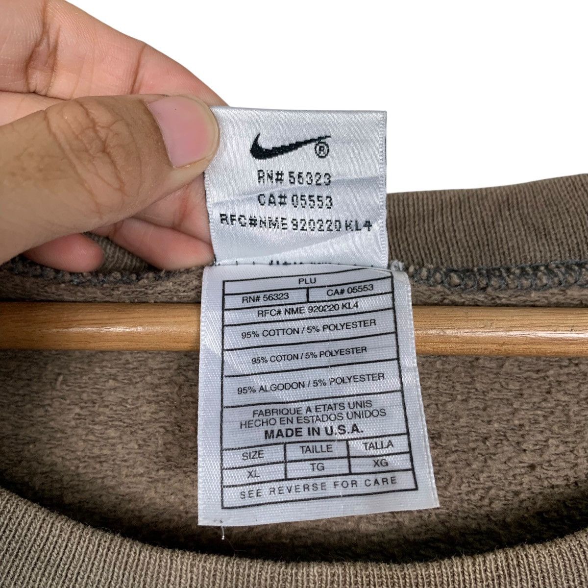 Nike NIKE Silver Tag Small Swoosh Logo Brown Sweatshirt #1517-C68 Size US XL / EU 56 / 4 - 10 Thumbnail