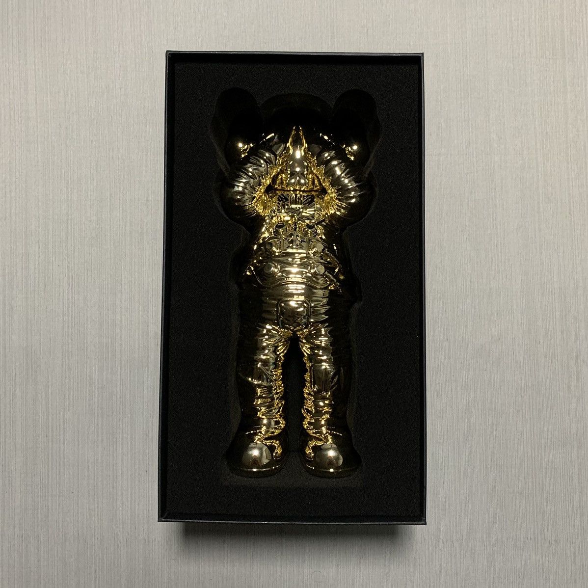 Kaws KAWS Holiday Space Figure Gold Size ONE SIZE - 19 Thumbnail