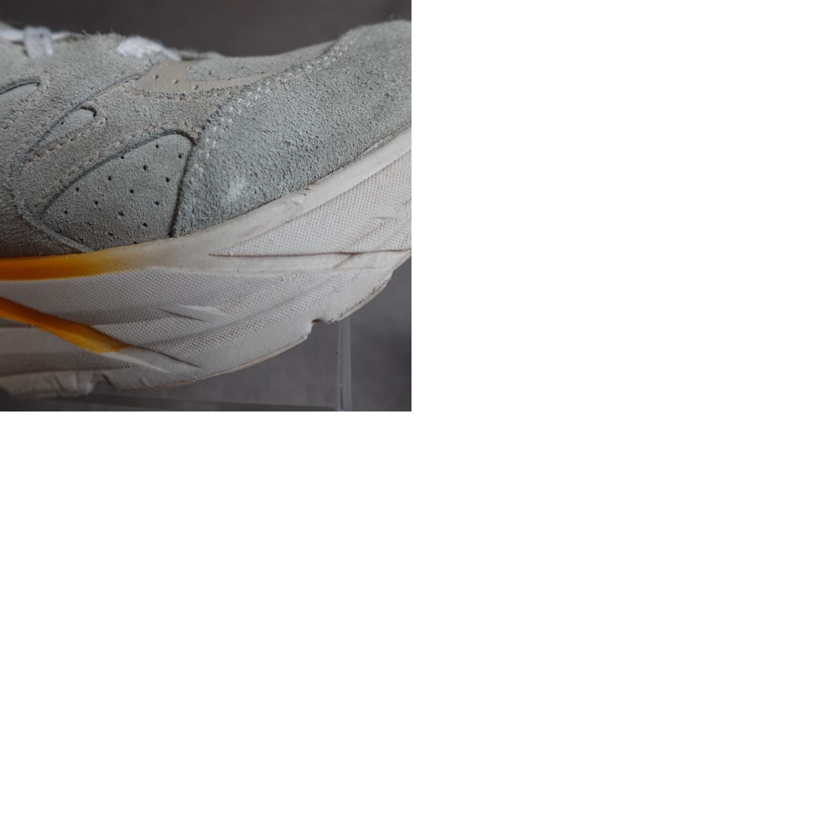 Vintage Hoka Sneakers Mens 10 Womens 11 Gray U Clifton L Suede Shortbread Size US 10 / IT 40 - 9 Thumbnail