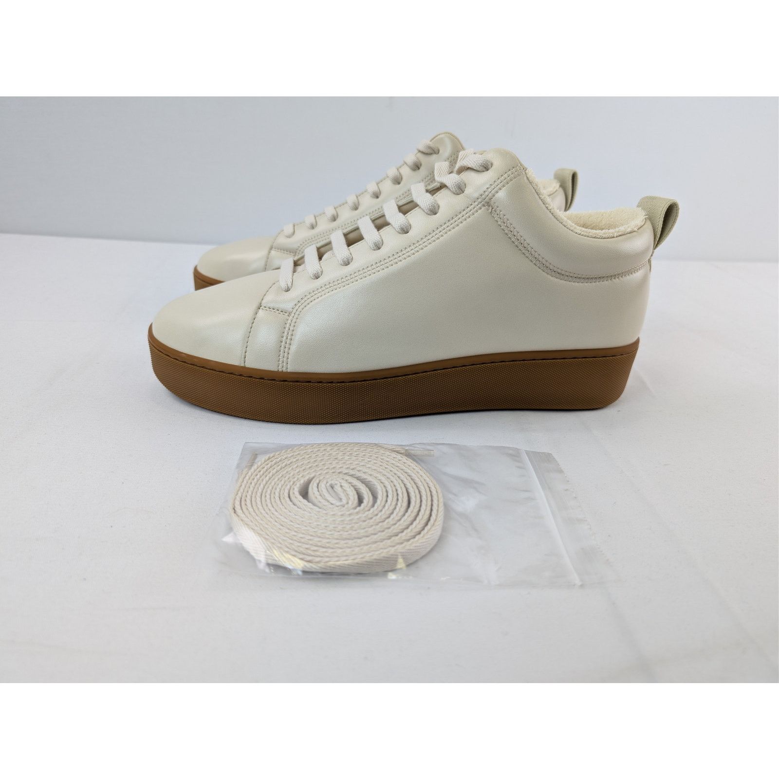 Bottega Veneta o1rshd1 Leather Lagoon Nappa Low Top Sneakers in Sea Salt Size US 9 / EU 42 - 10 Thumbnail