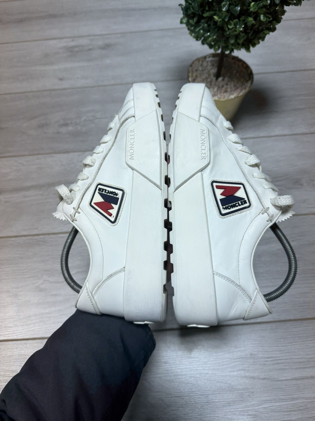 Moncler Moncler leather sneakers shoes big M logo Size US 8 / EU 41 - 5 Thumbnail