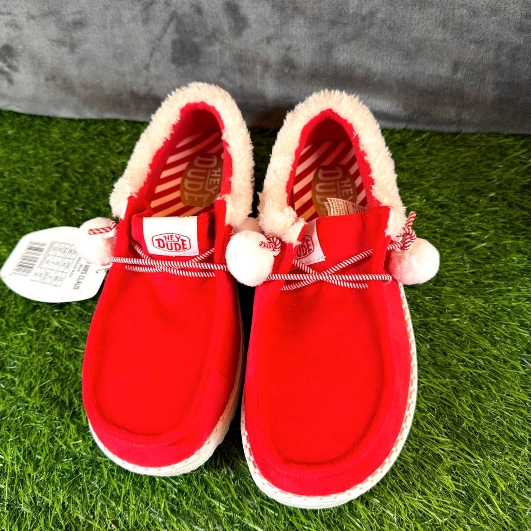 Vintage Hey Dude Loafers Womens Red Christmas Mrs Claus Faux Fur Pom Poms Slip On Size 6 EU 37 US 6 NWT Size US 7 / IT 37 - 4 Thumbnail