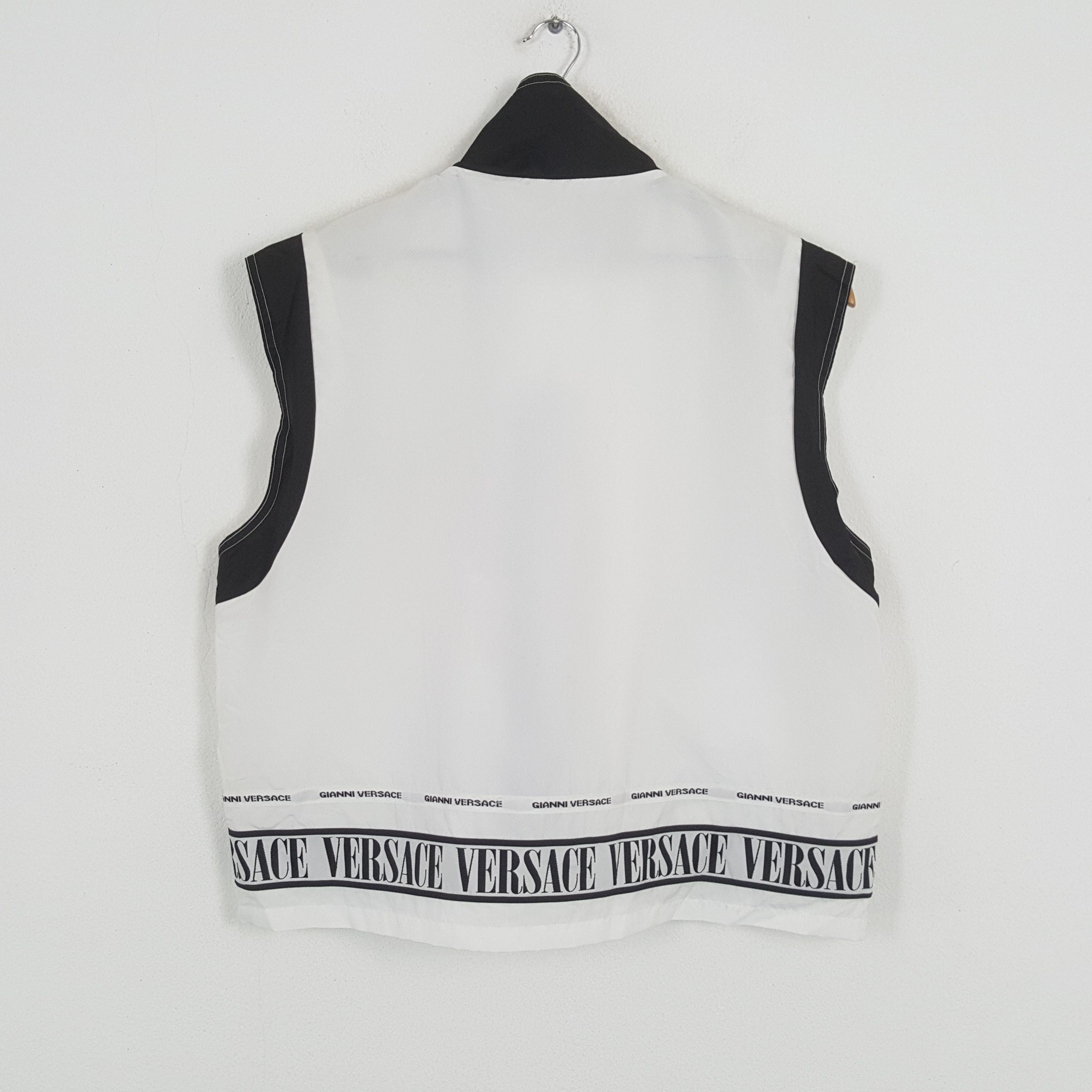 Versace Jeans Couture × Vintage GIANNI VERSACE JEANS COUTURE Fashion Brand Vest Size US XL / EU 56 / 4 - 3 Thumbnail