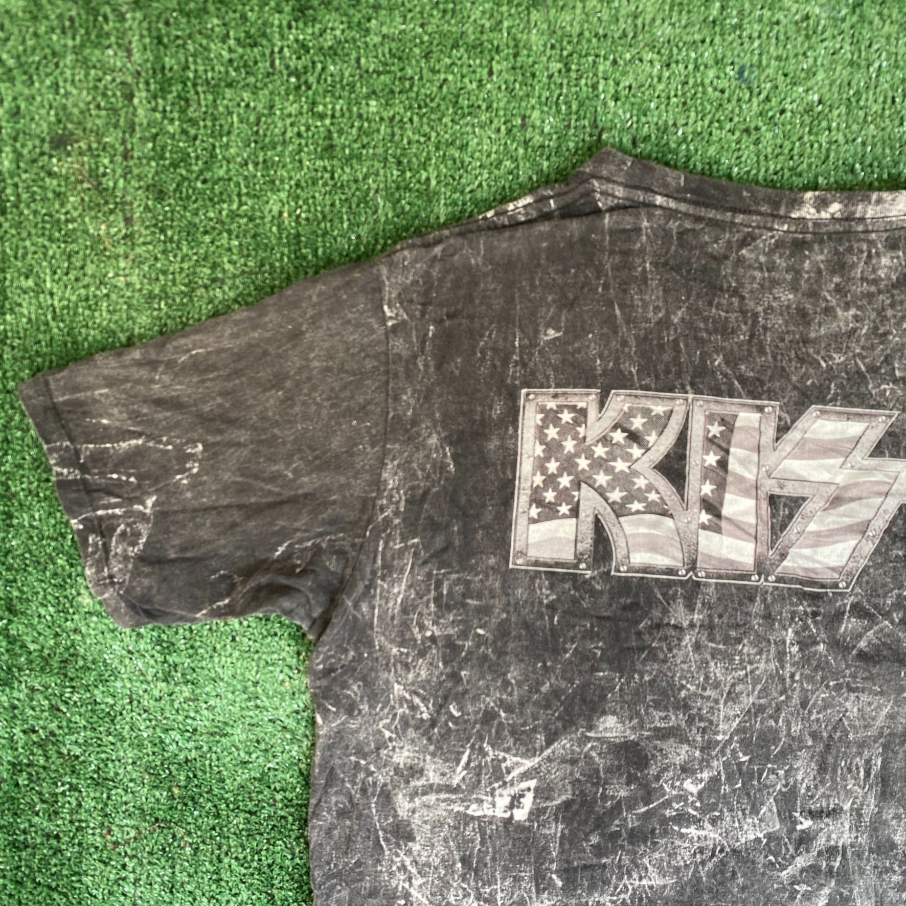 Band Tees Vintage Y2K KISS Band Shirt Punk Glam Metal Logo Rock Tee Size US L / EU 52-54 / 3 - 6 Thumbnail
