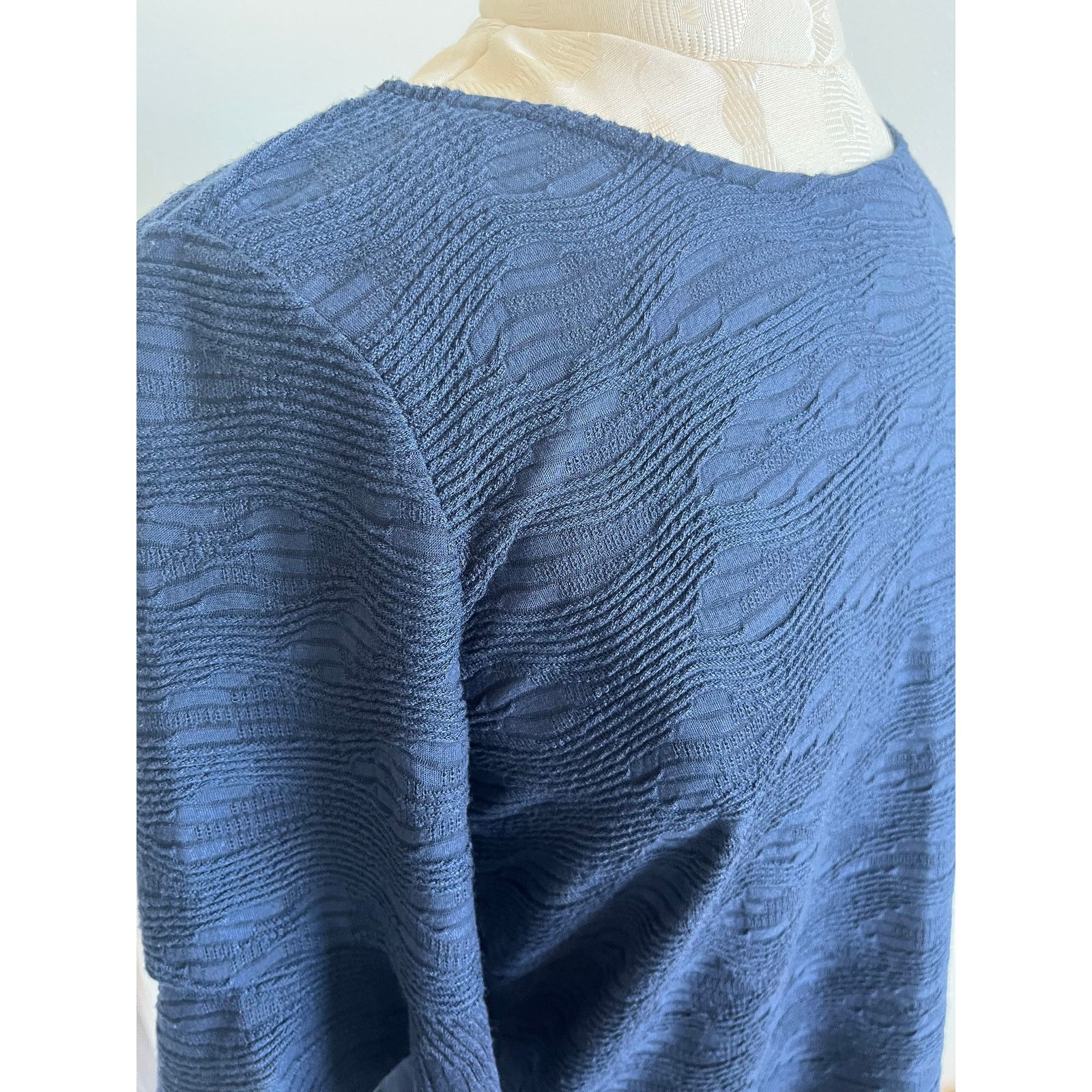 Loft Loft Outlet Textured 3/4 Length Bell Sleeve Blouse XS Size XS / US 0-2 / IT 36-38 - 4 Thumbnail