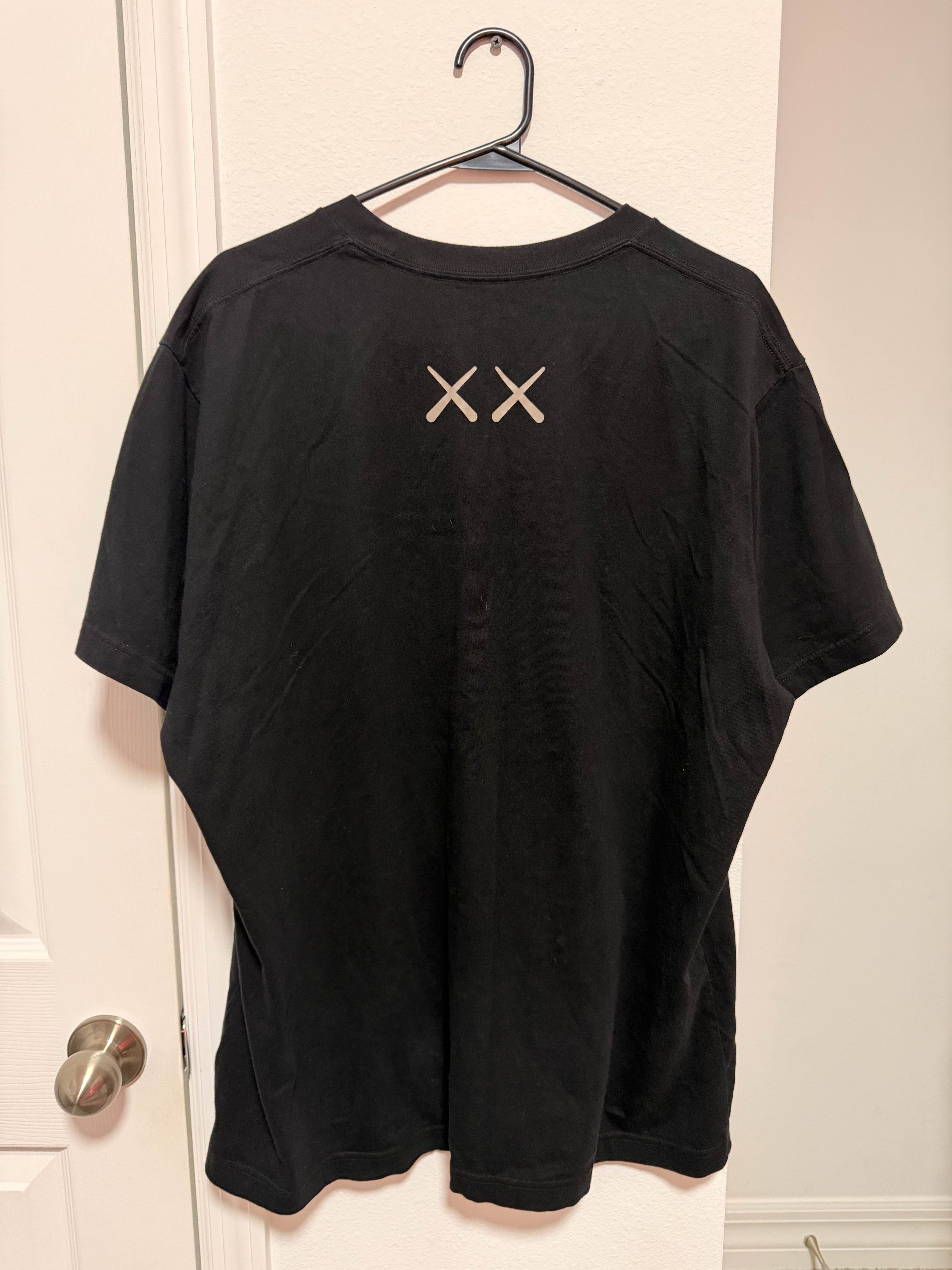 Kaws × Uniqlo KAWS x Uniqlo "Companion" T-Shirt Size US XL / EU 56 / 4 - 3 Thumbnail