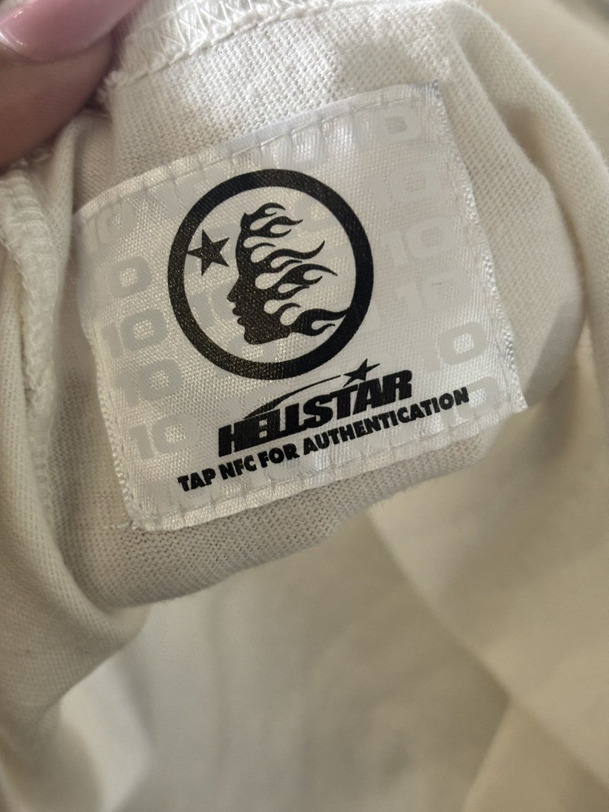 HELLSTAR HELLSTAR CURSIVE WHITE LOGO LONGSLEEVE SIZE L Size US L / EU 52-54 / 3 - 12 Thumbnail