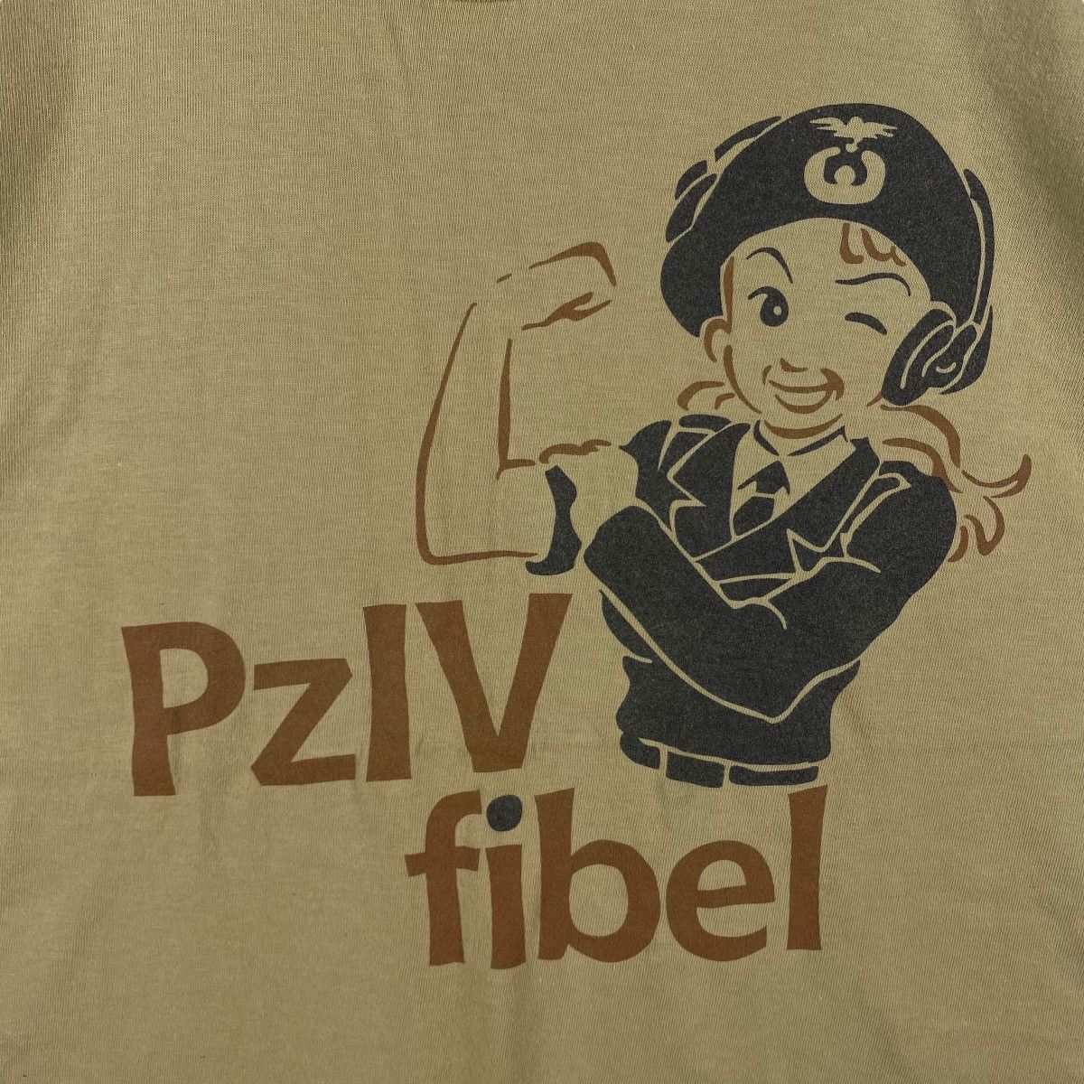 Anime GIRLS Und PANZER Pz IV Fibel Anime Graphic Faded Tee Shirt Size L / US 10 / IT 46 - 2 Thumbnail