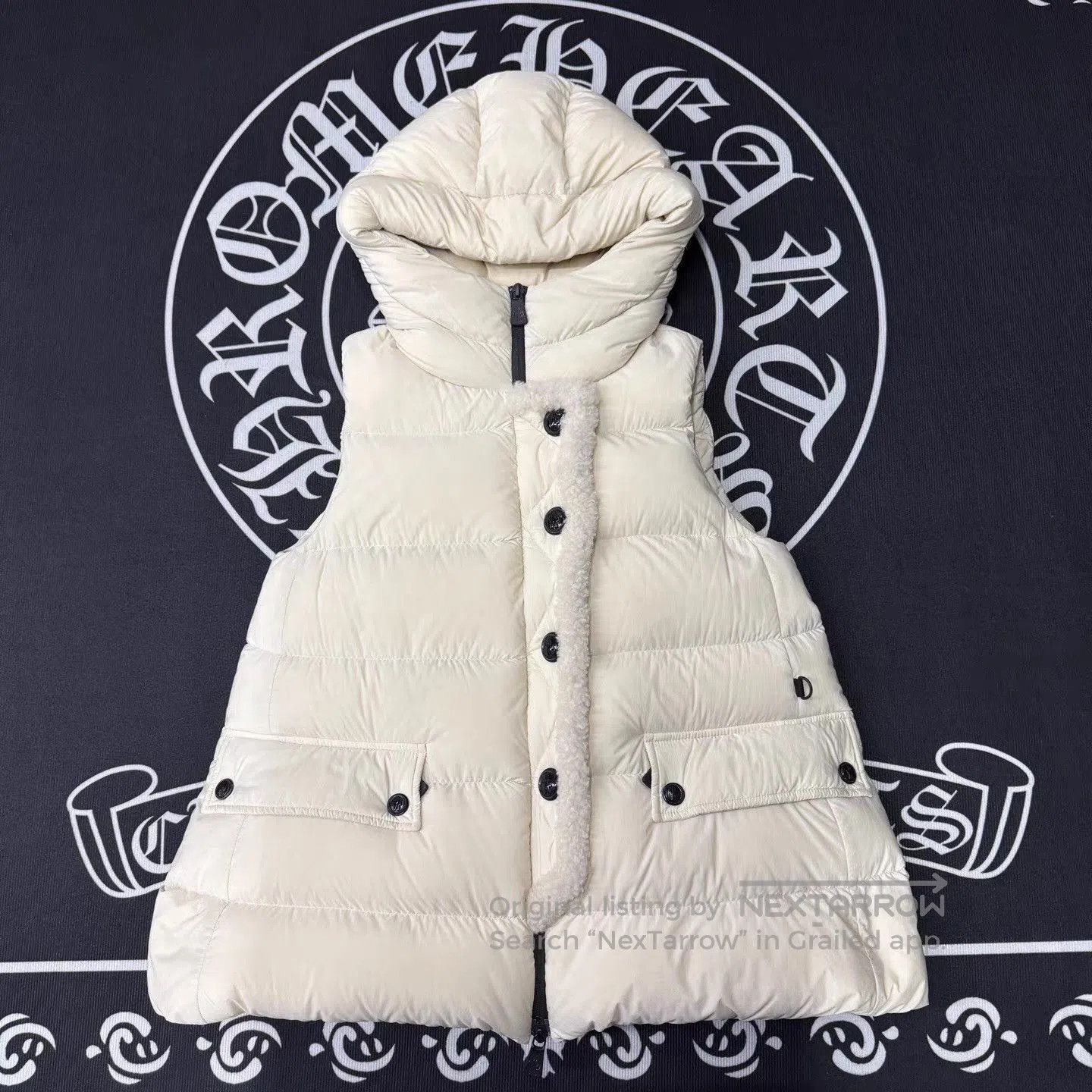Moncler White Padded Hooded Vest. Size US M / EU 48-50 / 2 - 1 Thumbnail