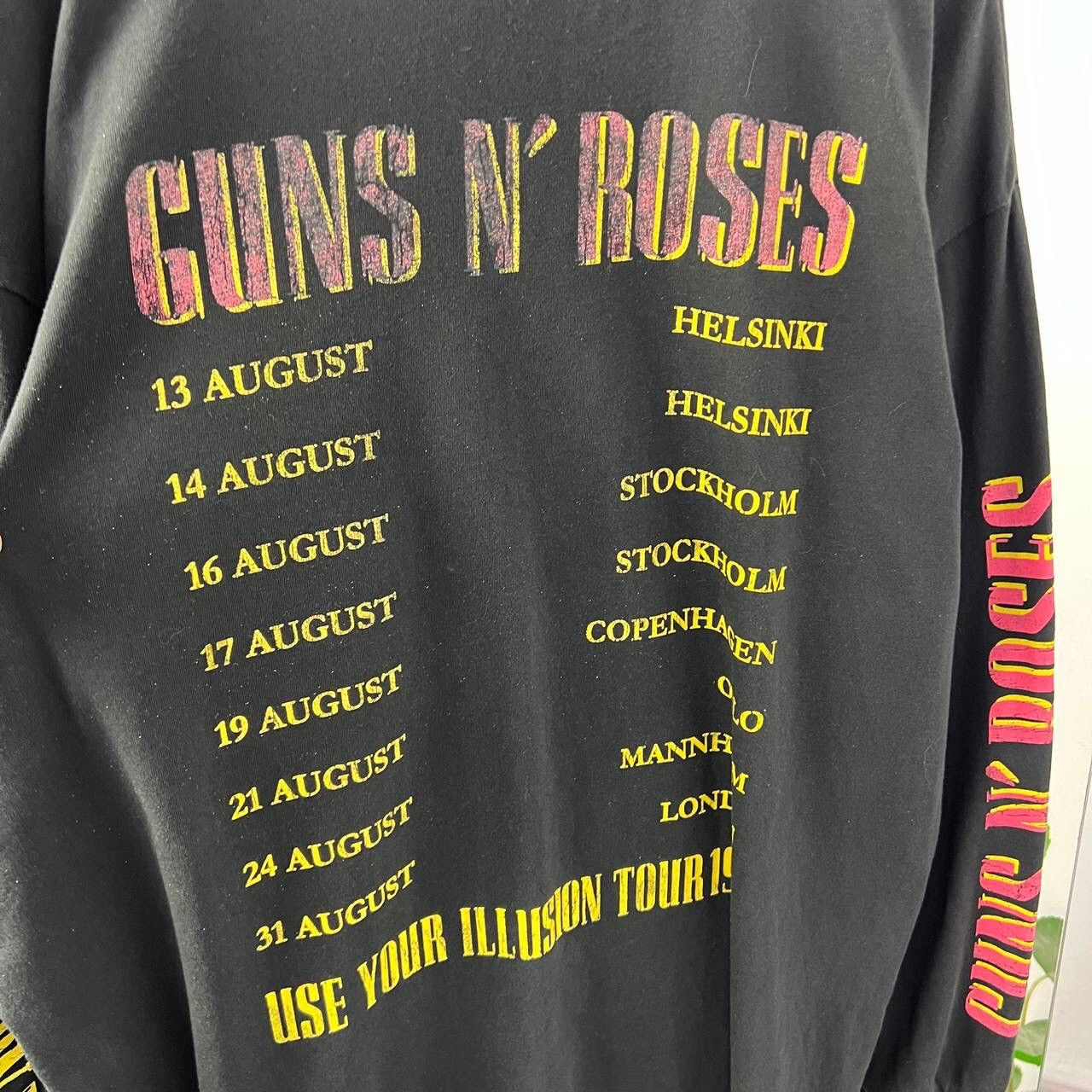Band Tees Guns N Roses Use Yourn illusion Tour 1991 Rock Band Big Logo Size US XL / EU 56 / 4 - 9 Thumbnail