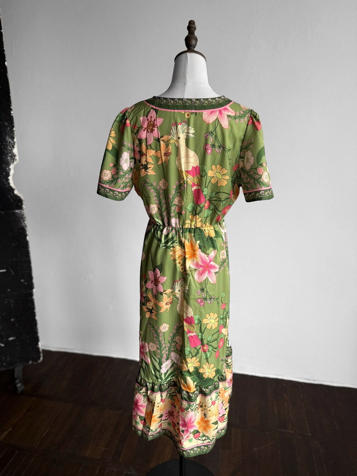 Shein Shein Travachic Floral Print V-Neck Short Sleeve Midi Dress Size M / US 6-8 / IT 42-44 - 8 Thumbnail