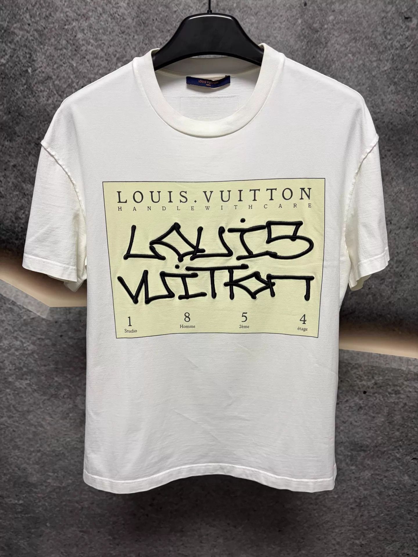 Louis Vuitton White Graphic Short Sleeve T-Shirt Size US S / EU 44-46 / 1 - 1 Thumbnail