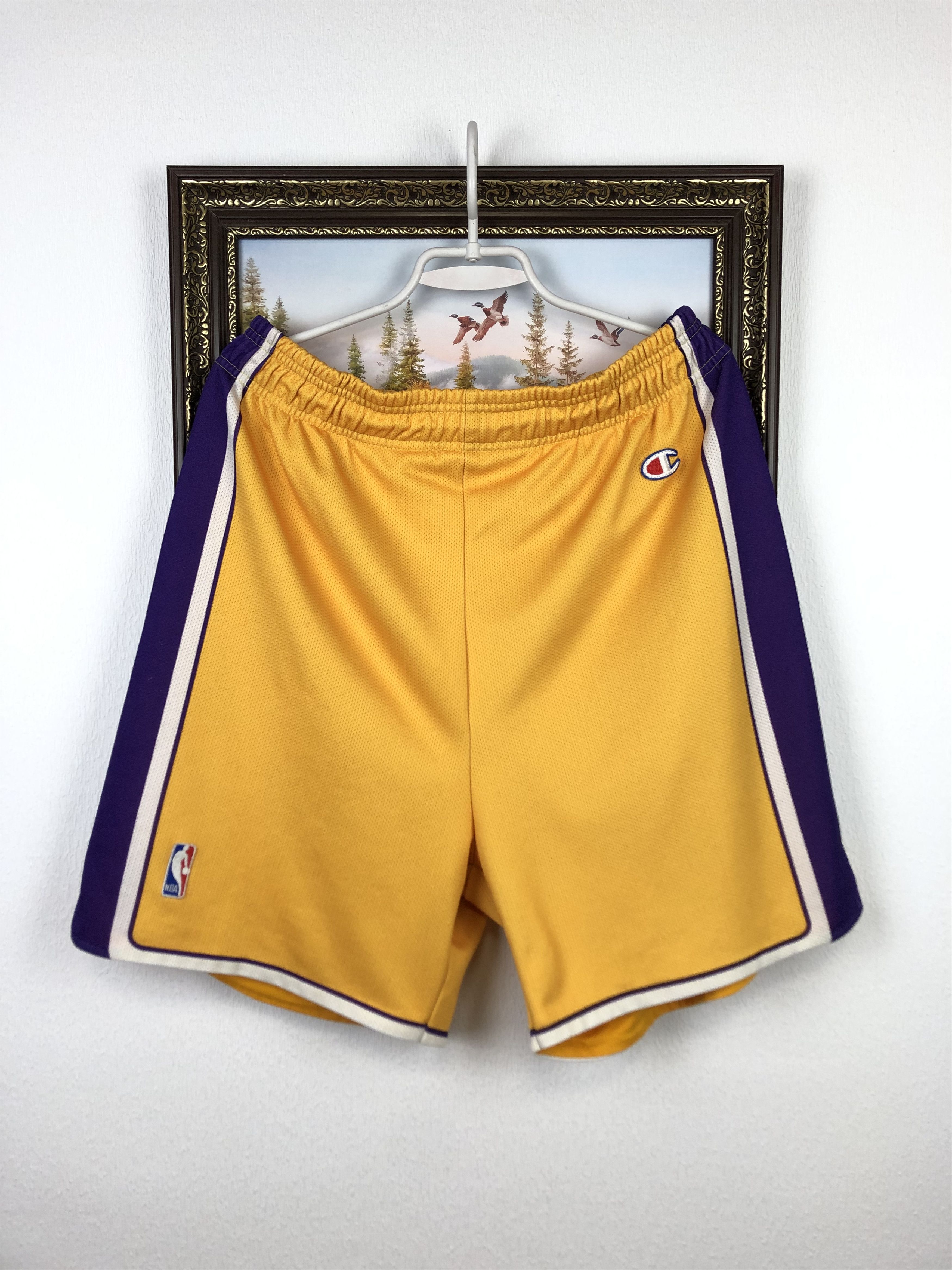 Champion Vintage 90's Champion Los Angeles Lakers NBA Mens Shorts XL Size US 36 / EU 52 - 1 Thumbnail